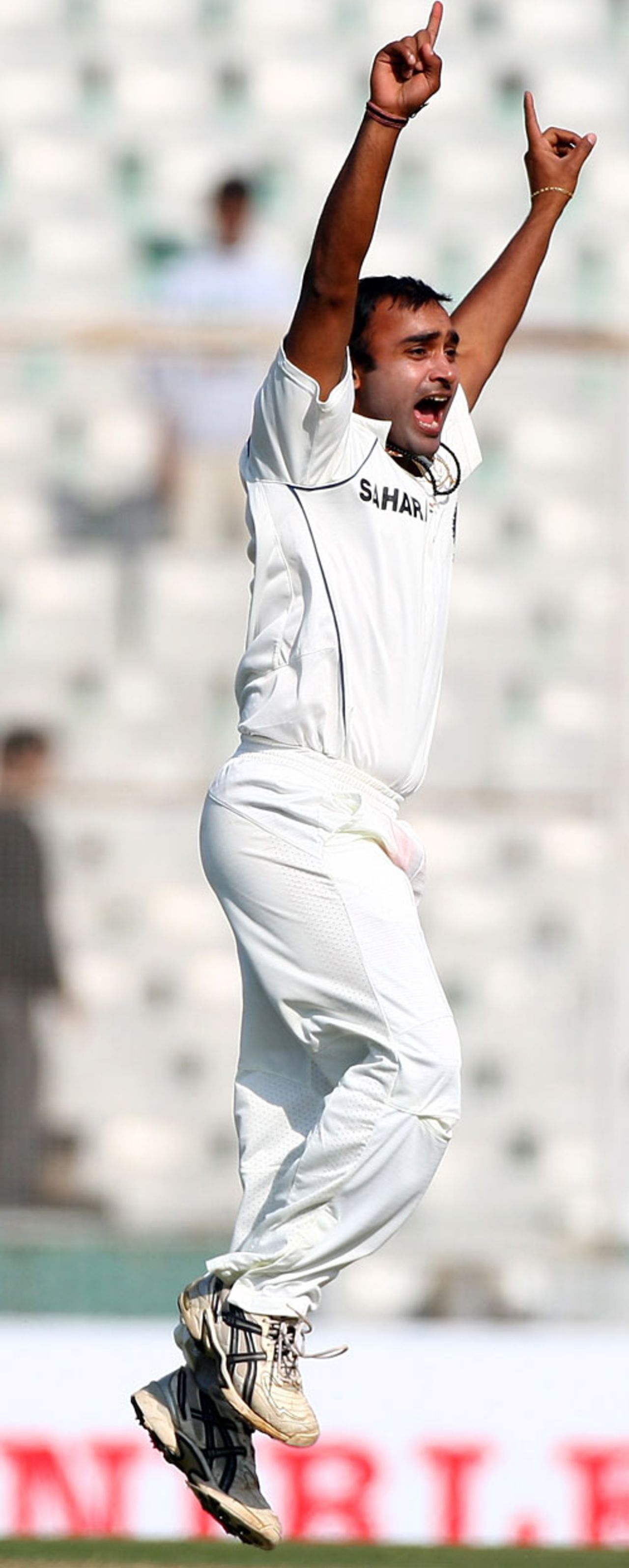 Amit Mishra is jubilant after dismissing Paul Collingwood, India v England, 2nd Test, Mohali, 3rd day, December 21, 2008
