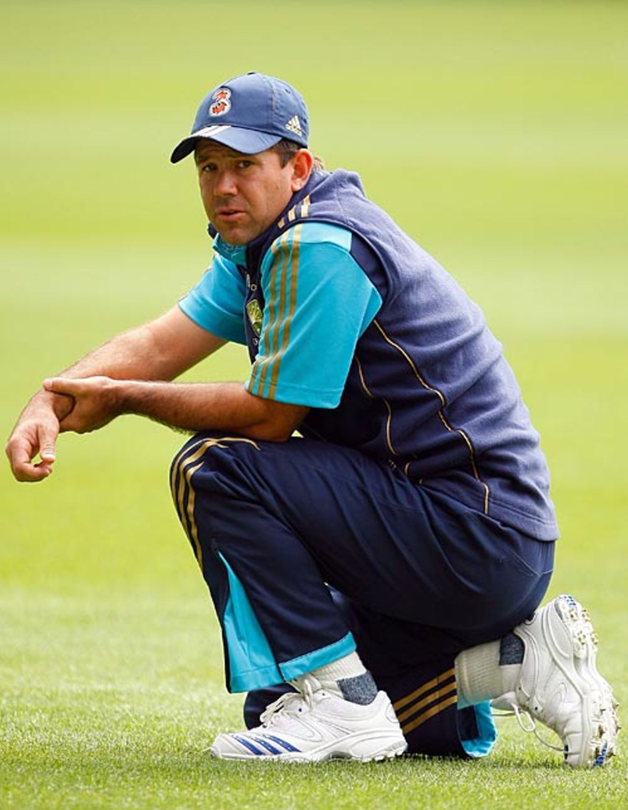 Ricky Ponting checks on his wrist during the practice session, Melbourne, December 23, 2008