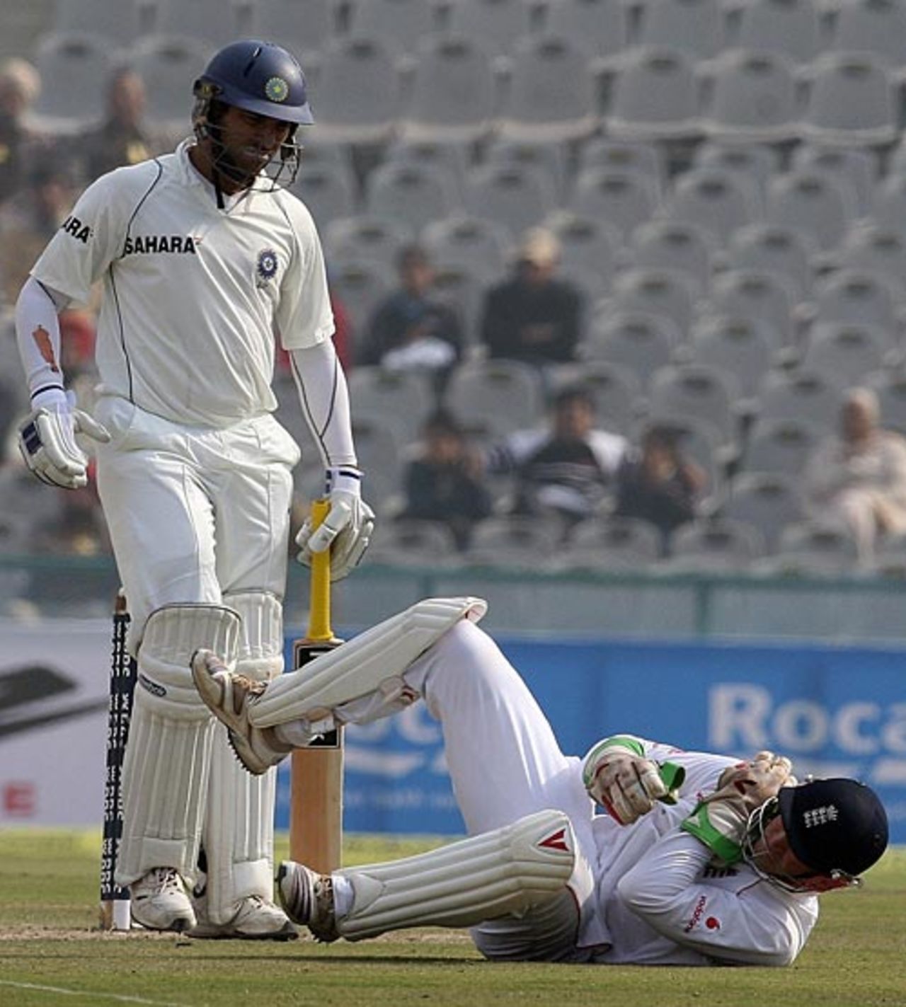 Matt Prior is caught offguard by Yuvraj Singh's reverse sweep, India v England, 2nd Test, Mohali, 5th day, December 23, 2008