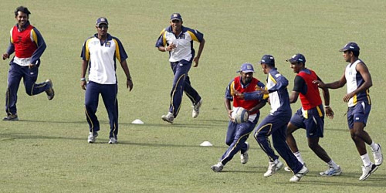 Sri Lankan players have a ball during practice, Dhaka, December 25, 2008