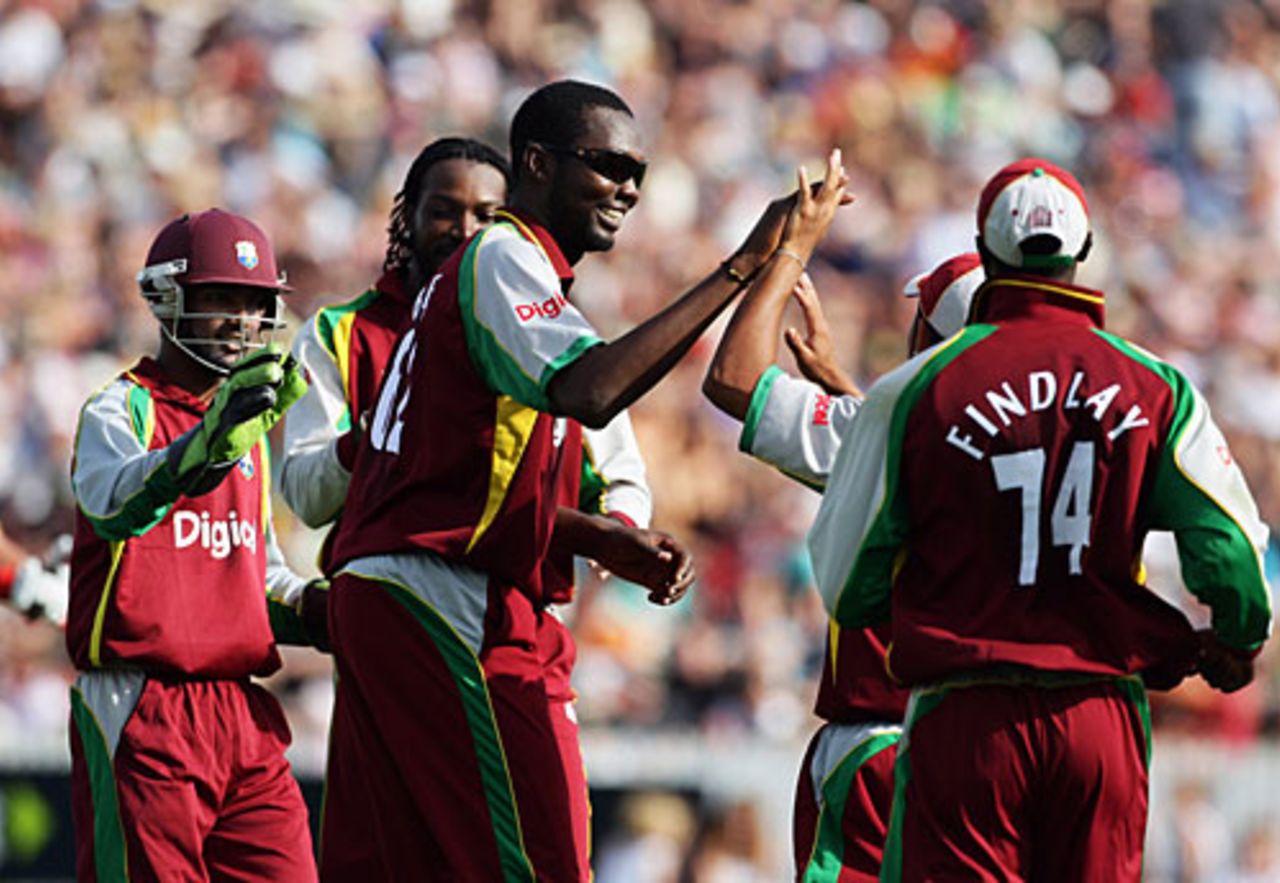 Sulieman Benn is congratulated for James Franklin's wicket, New Zealand v West Indies, 2nd Twenty20, Hamilton, December 28, 2008