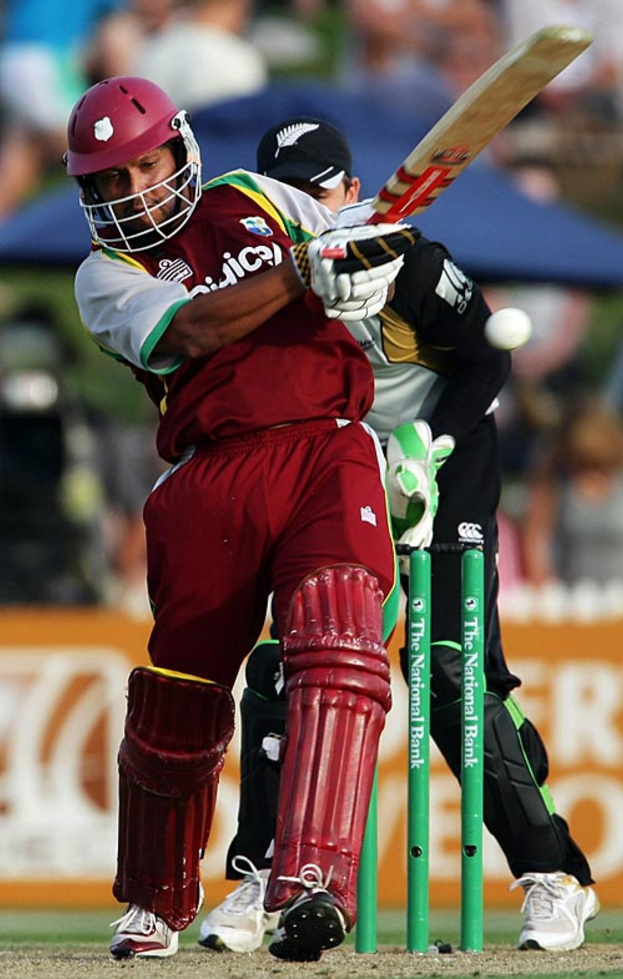 Ramnaresh Sarwan swiitches gears, New Zealand v West Indies, 2nd Twenty20, Hamilton, December 28, 2008