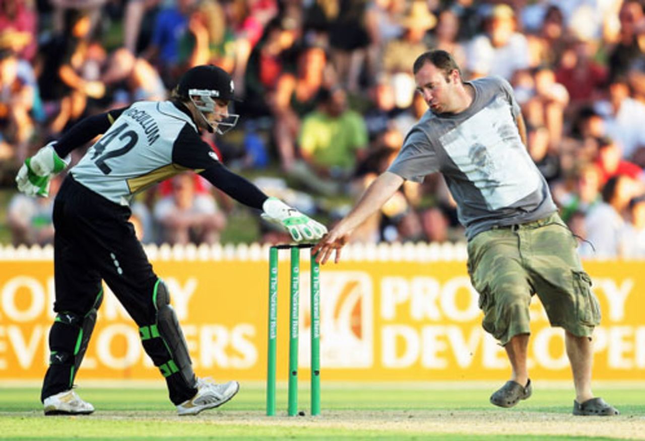 Brendon McCullum saves the bails from a pitch invader, New Zealand v West Indies, 2nd Twenty20, Hamilton, December 28, 2008