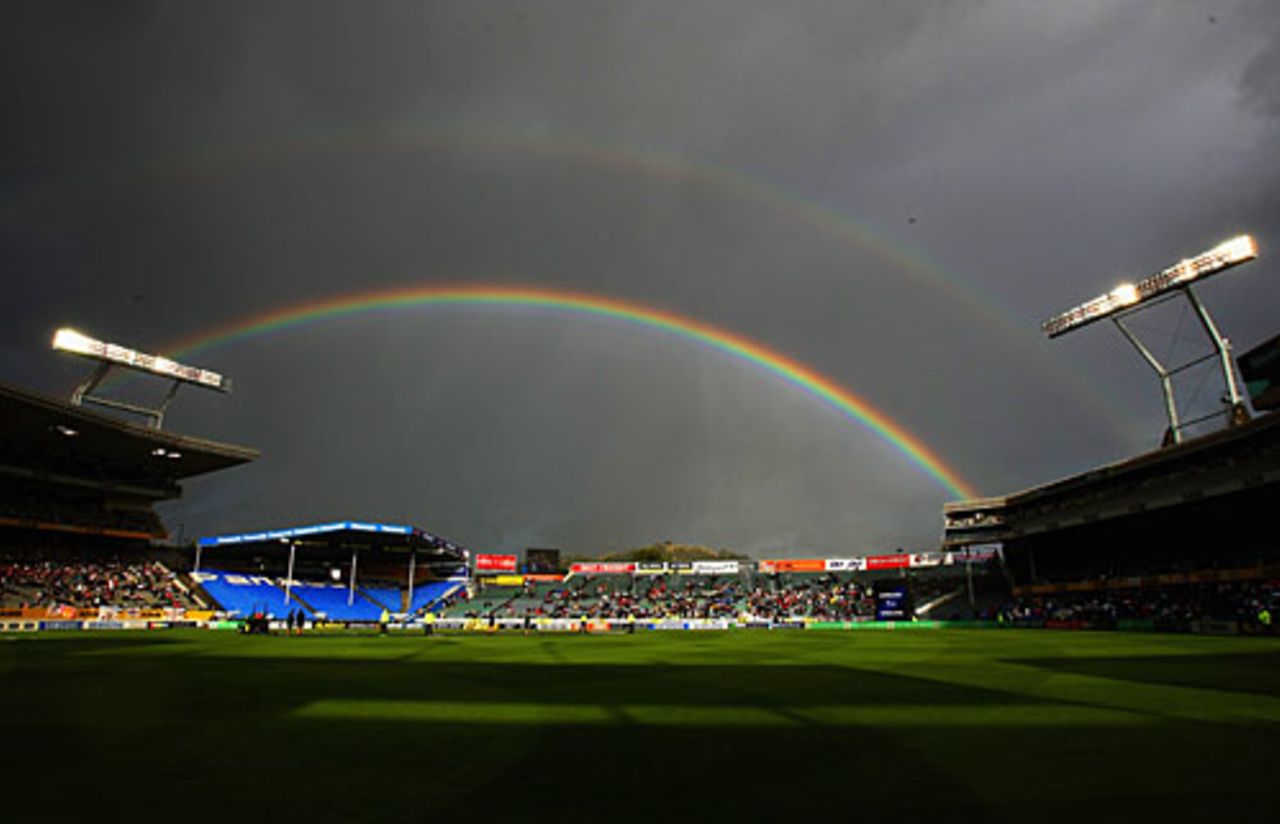 A rainbow frames Eden Park, New Zealand v England, 3rd ODI, Auckland, February 15, 2008