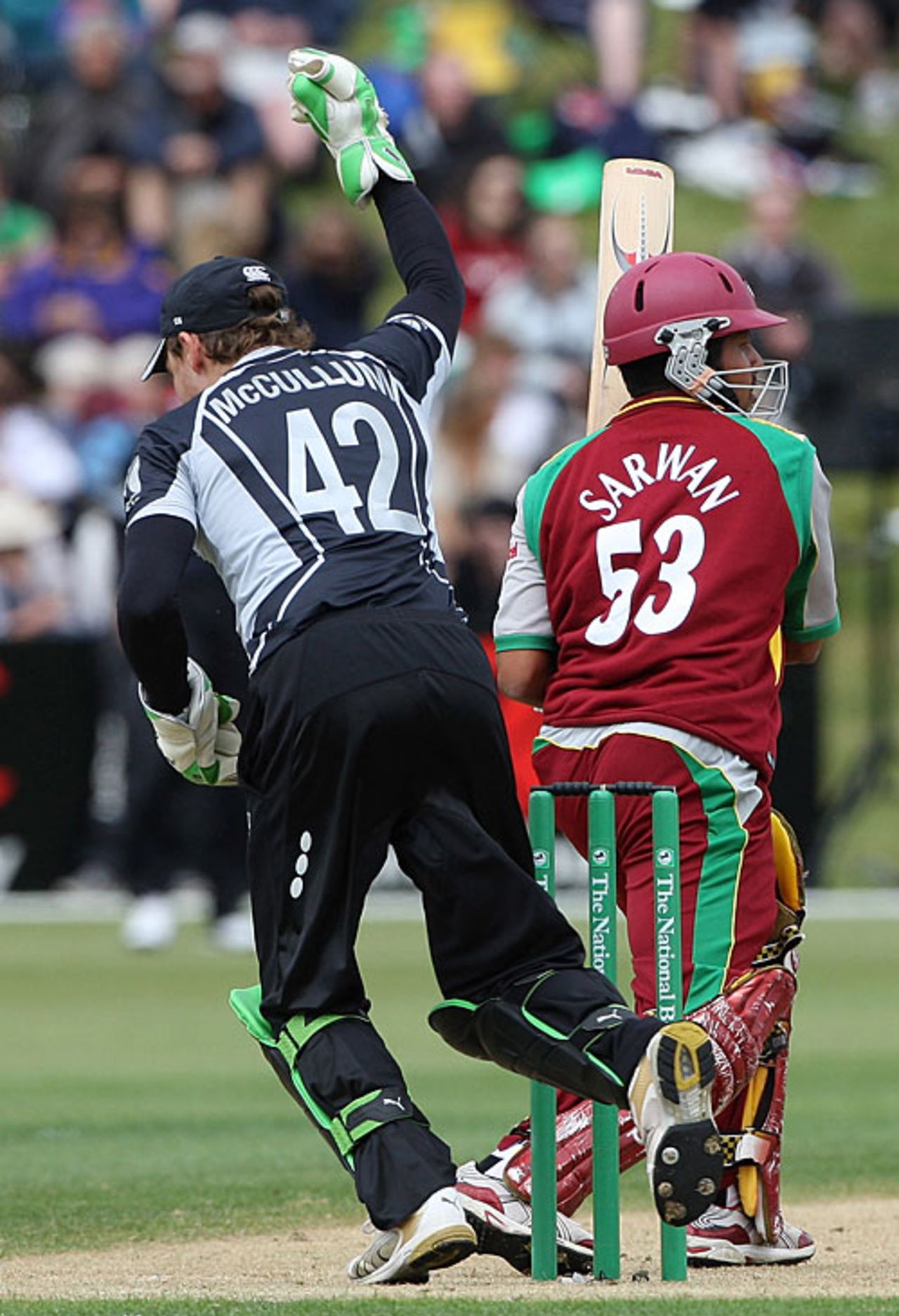 Brendon McCullum picks up the edge off Ramnaresh Sarwan's bat, New Zealand v West Indies, 1st ODI, Queenstown, December 31, 2008