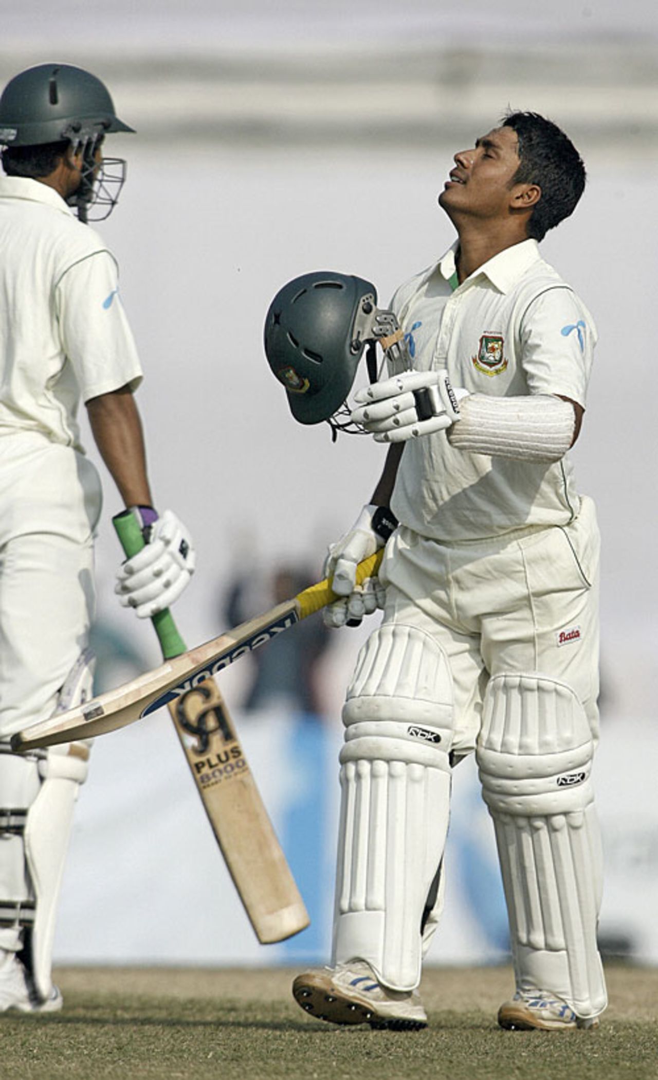 Mohammad Ashraful celebrates his century, Bangladesh v Sri Lanka, 1st Test, Dhaka, 5th day, December 31, 2008