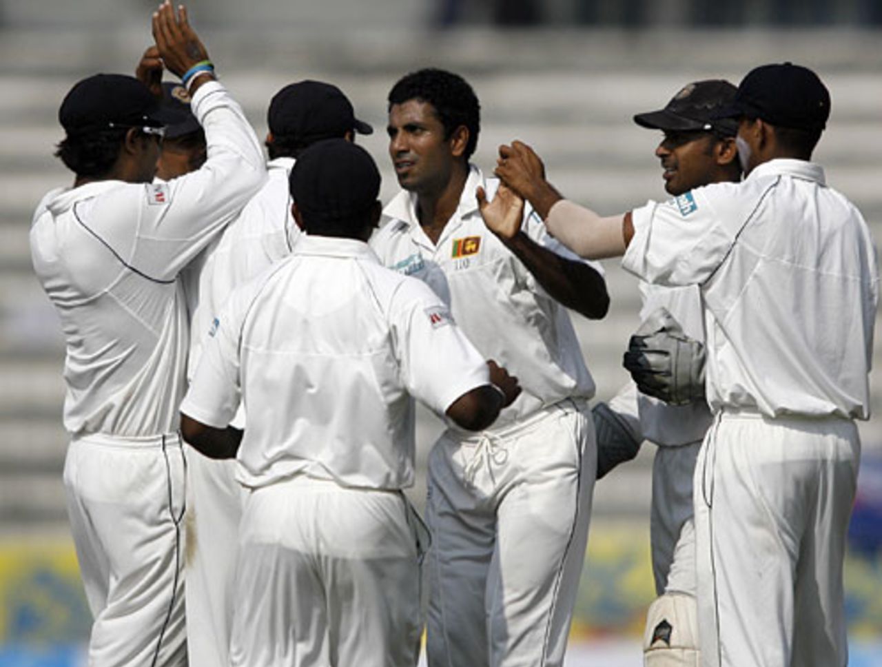 Dammika Prasad is congratulated by his team-mates after getting rid of Shakib Al Hasan, Bangladesh v Sri Lanka, 1st Test, Dhaka, 5th day, December 31, 2008