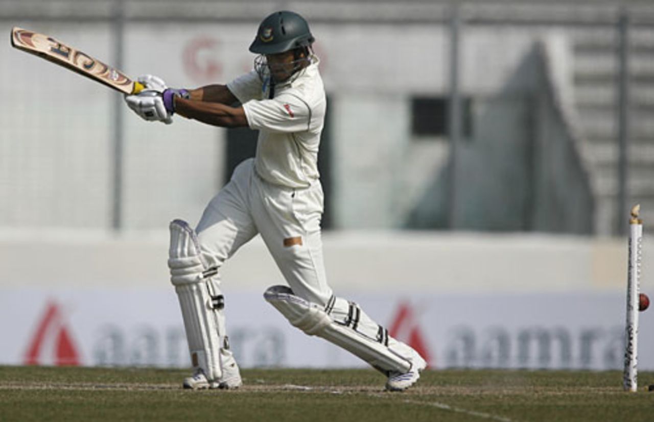 Shakib Al Hasan is bowled for 96, Bangladesh v Sri Lanka, 1st Test, Dhaka, 5th day, December 31, 2008