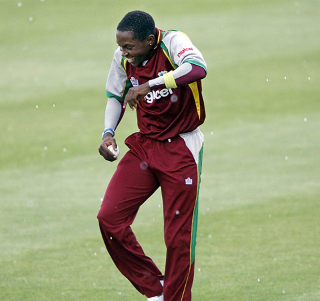 Fidel Edwards seems to enjoy the hailstorm, New Zealand v West Indies, 2nd ODI, Christchurch, January 3, 2009
