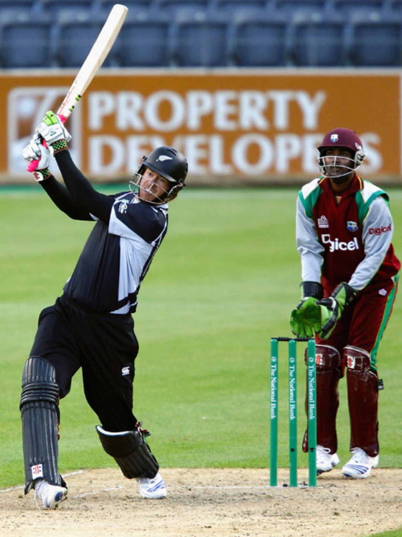 Jacob Oram drills one back down the ground, New Zealand v West Indies, 2nd ODI, Christchurch, January 3, 2009