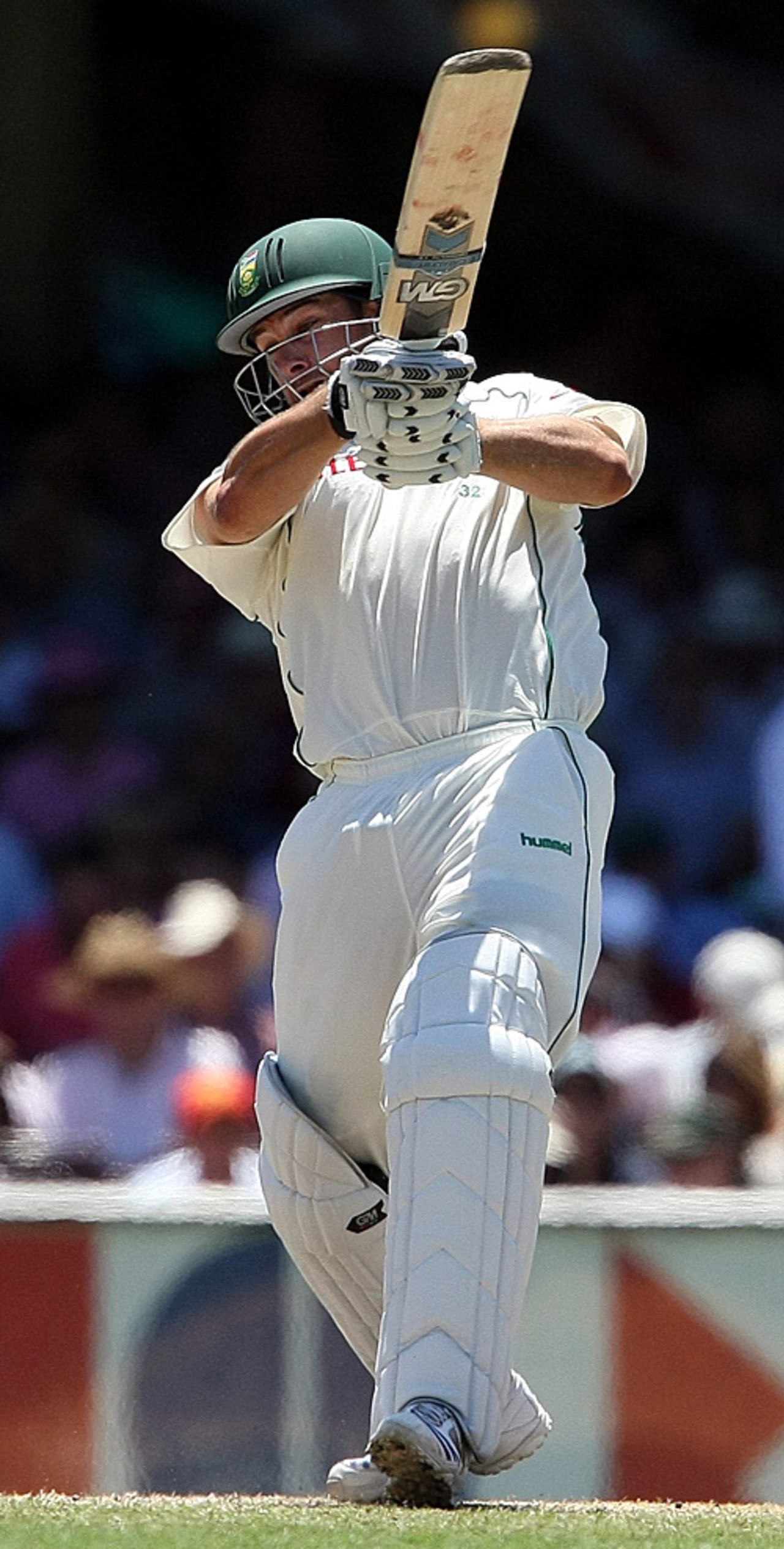 Mark Boucher pulls on his way to 89 in Sydney, Australia v South Africa, 3rd Test, 3rd day, Sydney, January 5, 2009
