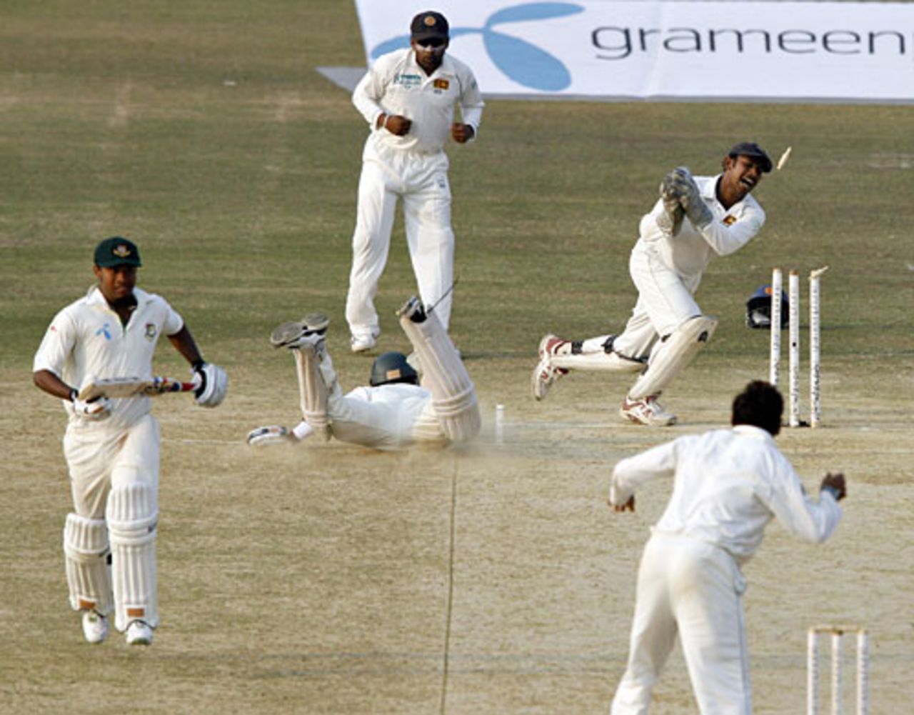 Prasanna Jayawardene runs out Mushfiqur Rahim, Bangladesh v Sri Lanka, 2nd Test, Chittagong, 4th day, January 6, 2008