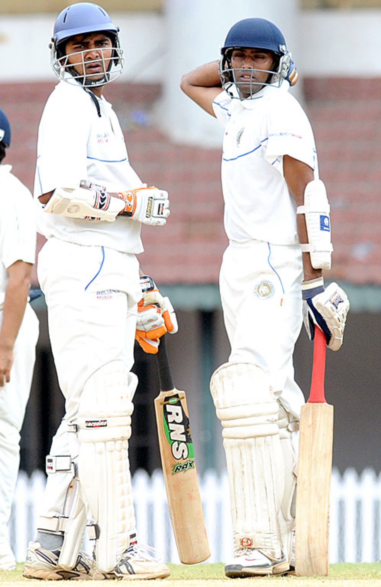 Rakesh Dhurv and Kamlesh Makvana added 103 for the eighth wicket, Mumbai v Saurashtra, Ranji Super League semi-final, 4th day, Chennai, January 7, 2009