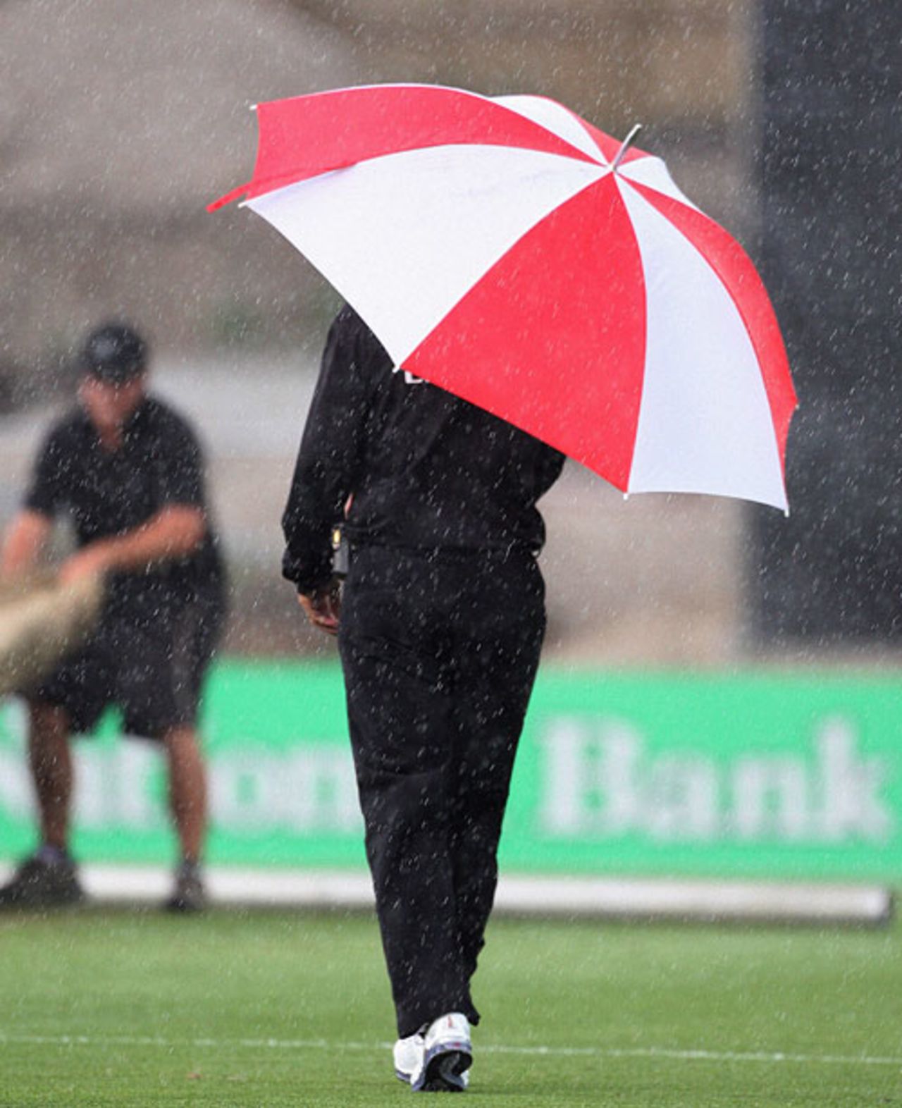 Rain interrupts play in Auckland, New Zealand v West Indies, 4th ODI, Auckland, January 10, 2009