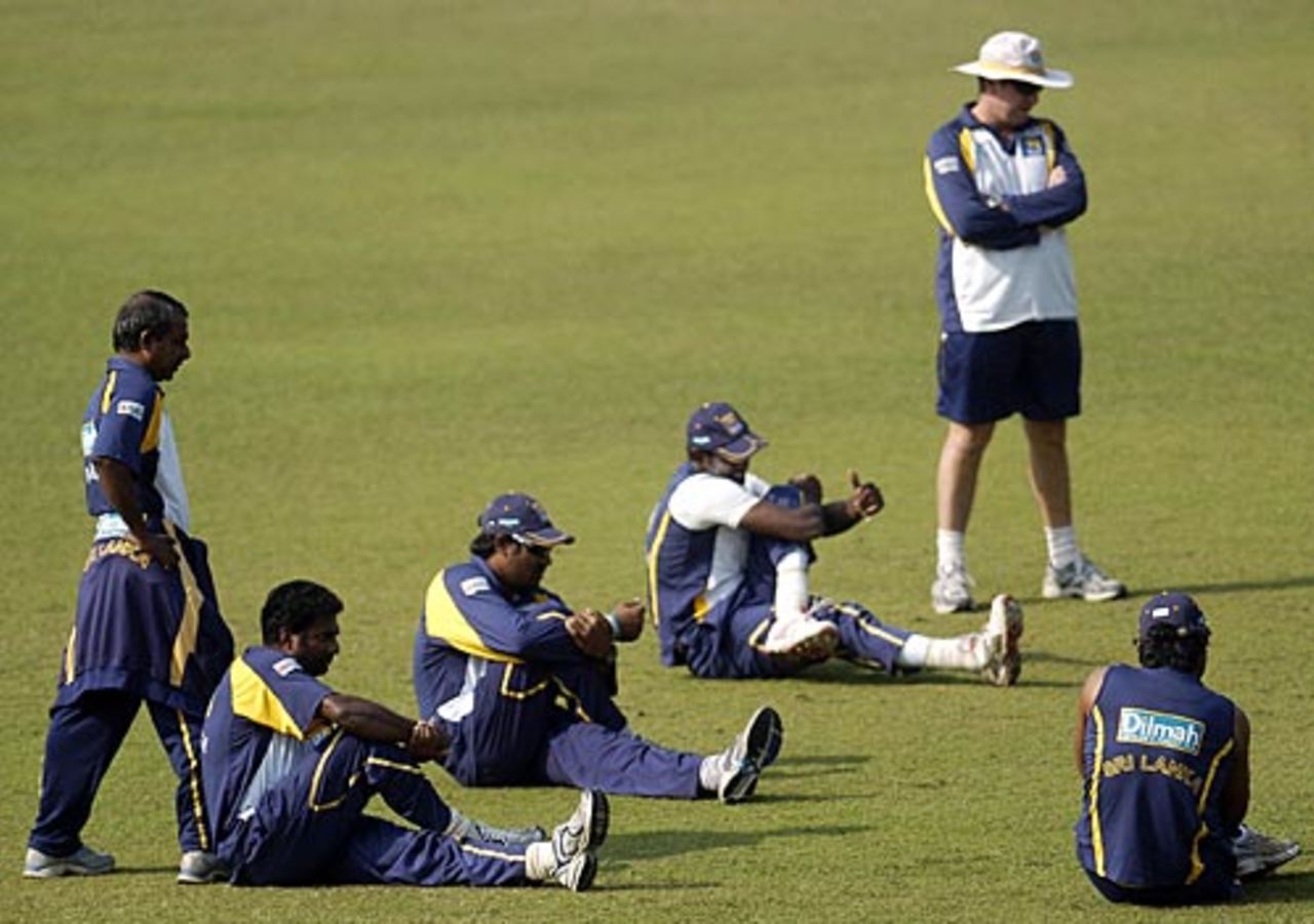 The Sri Lankans warm up for a training session, Mirpur, January 11, 2009