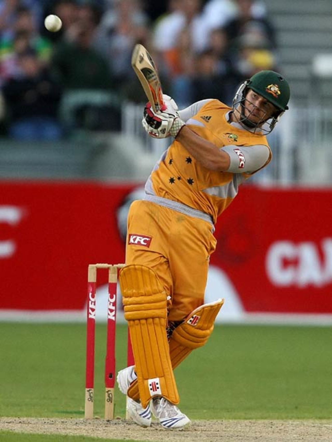 David Warner goes over the top on his way to 89 on debut, Australia v South Africa, 1st Twenty20 international, Melbourne, January 11, 2009