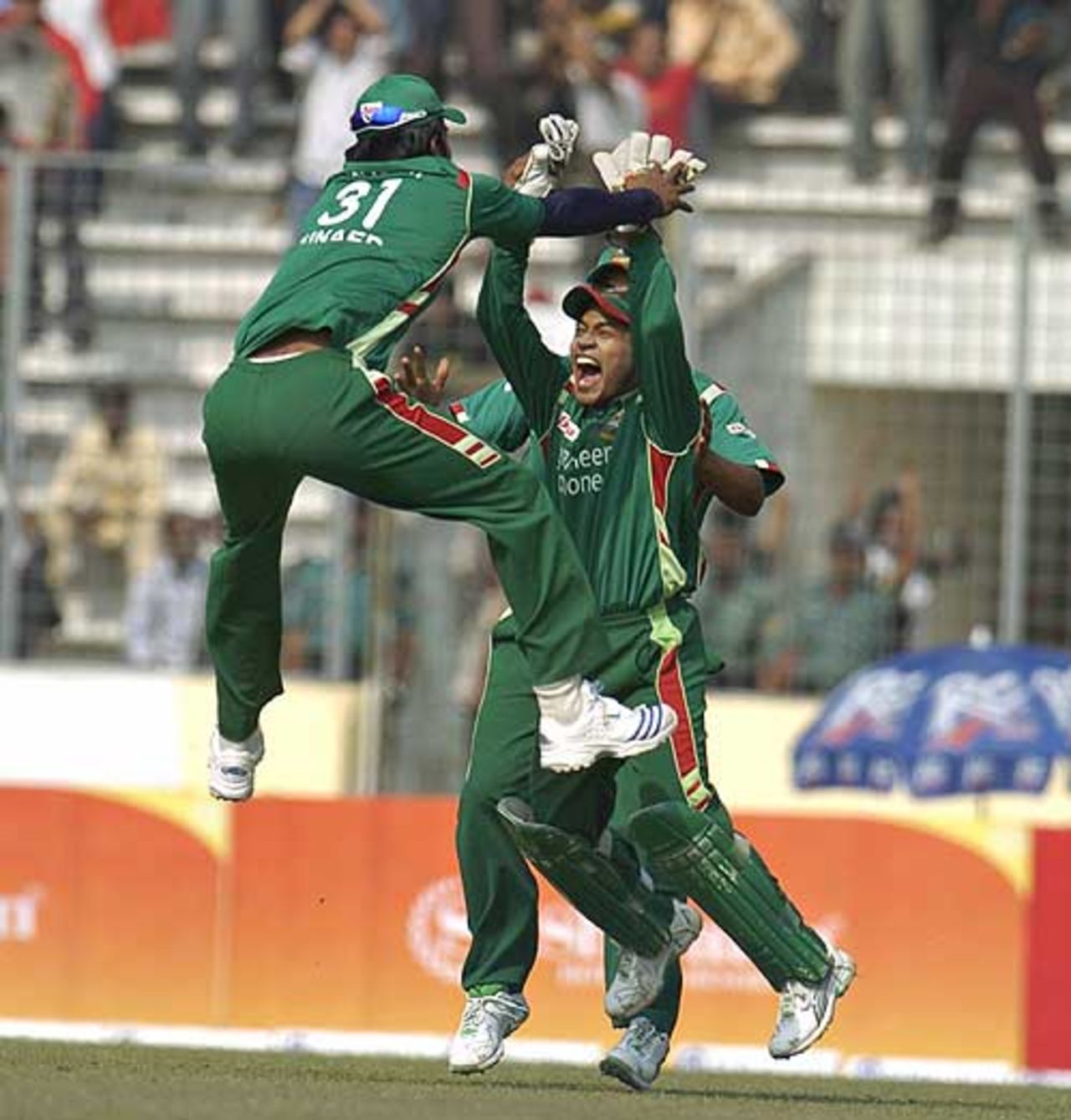 Bangladesh players jump for joy after another wicket falls, Bangladesh v Sri Lanka, Tri-series, final, Mirpur, January 16, 2008