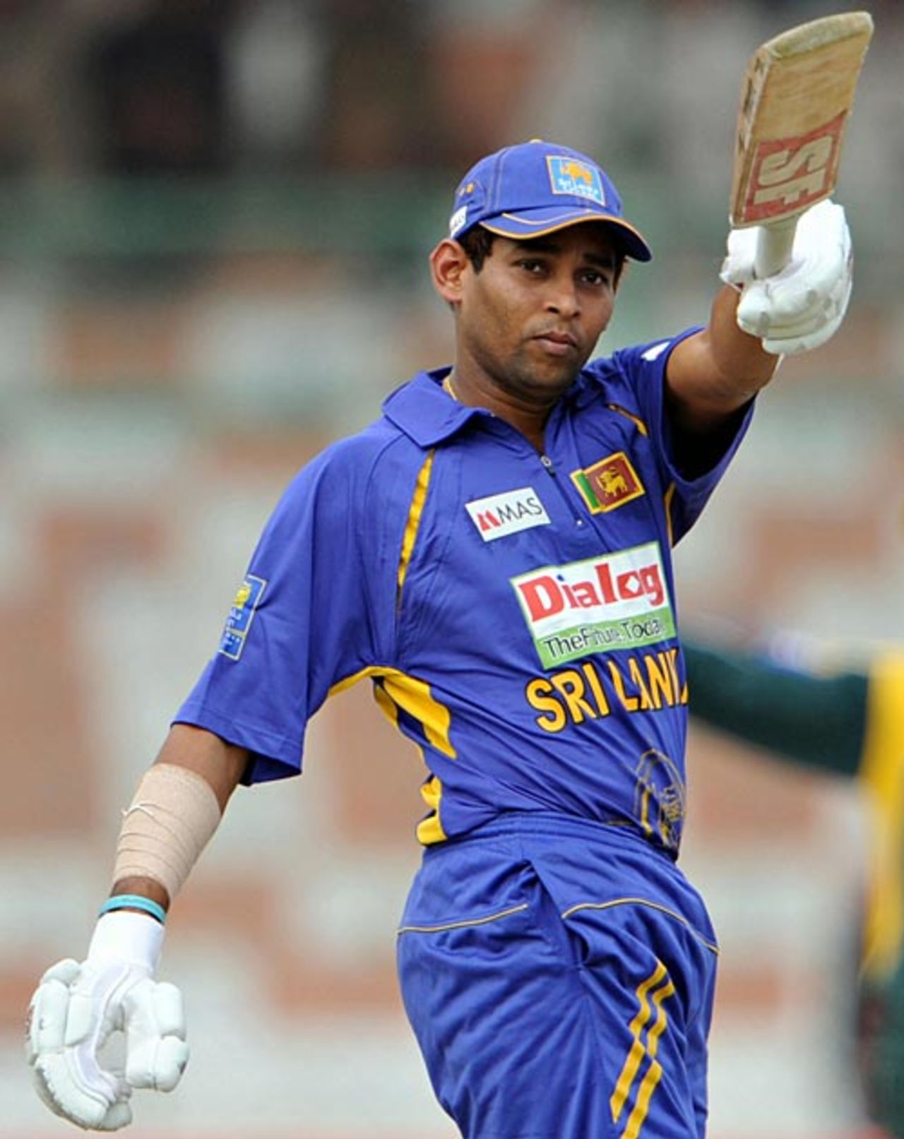 Tillakaratne Dilshan celebrates his fifty, Pakistan v Sri Lanka, 2nd ODI, Karachi, January 21, 2009