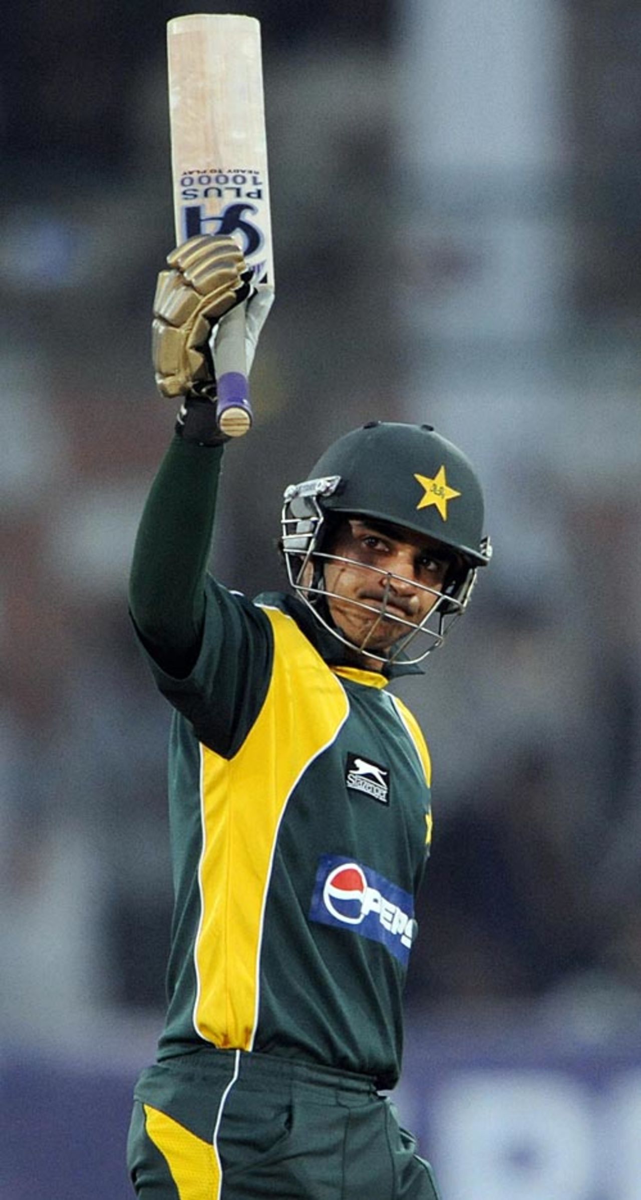 Salman Butt brings up his half-century, Pakistan v Sri Lanka, 2nd ODI, Karachi, January 21, 2009