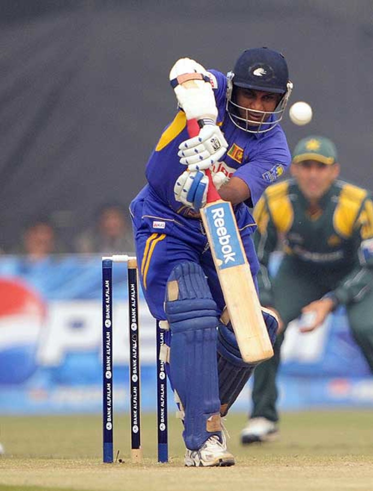 Sanath Jayasuriya was scratchy after Sri Lanka won the toss, Pakistan v Sri Lanka, 3rd ODI, Lahore, January 24, 2009