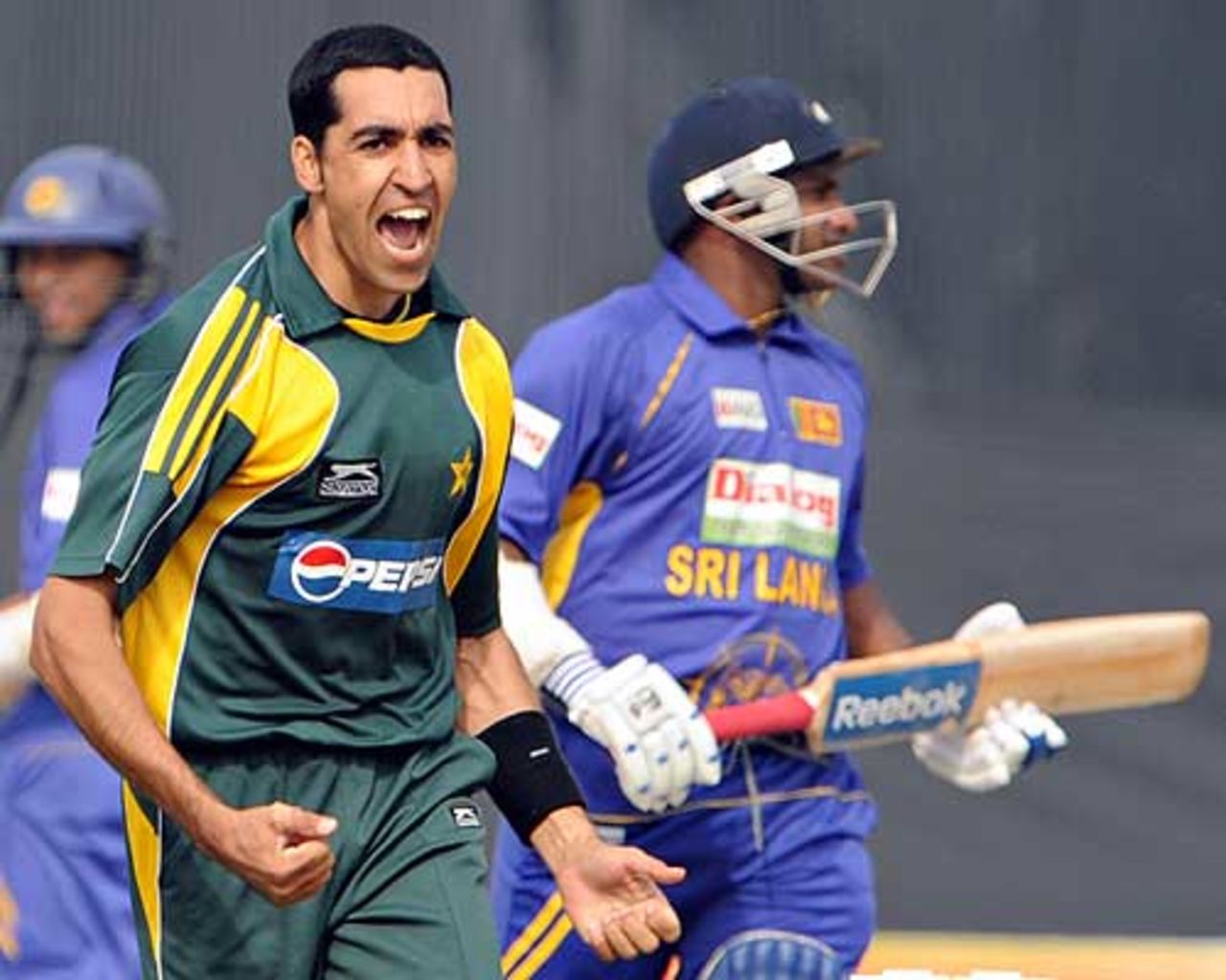 Umar Gul celebrates after dismissing Sanath Jayasuriya, Pakistan v Sri Lanka, 3rd ODI, Lahore, January 24, 2009