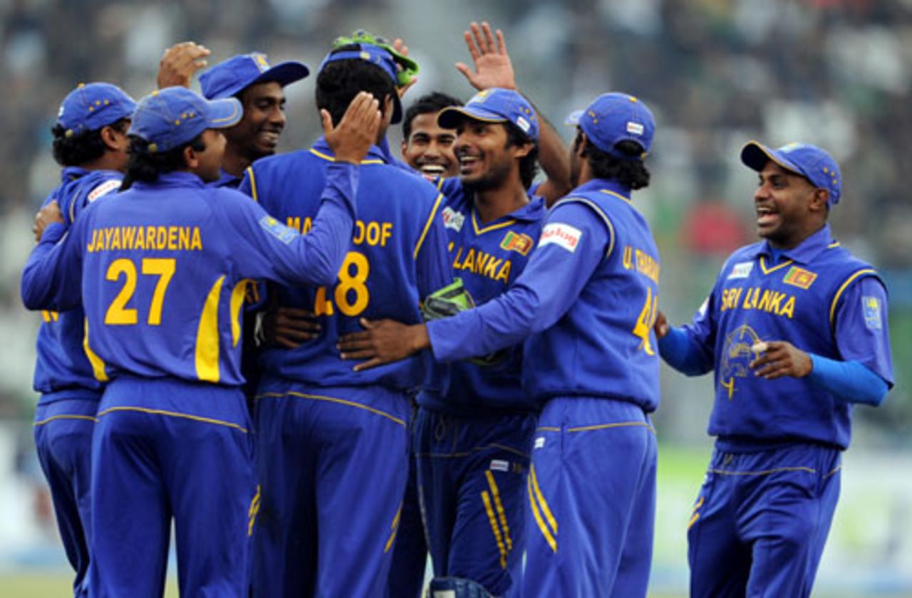 Sri Lanka rejoice at the fall of Misbah-ul-Haq, Pakistan v Sri Lanka, 3rd ODI, Lahore, January 24, 2009