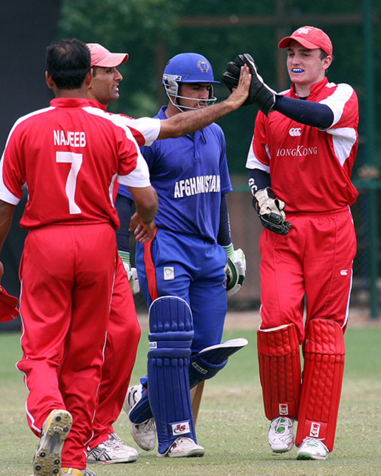 James Atkinson is congratulated after catching Samiullah, Afghanistan v Hong Kong, World Cricket League, Buenos Aires, January 25, 2009