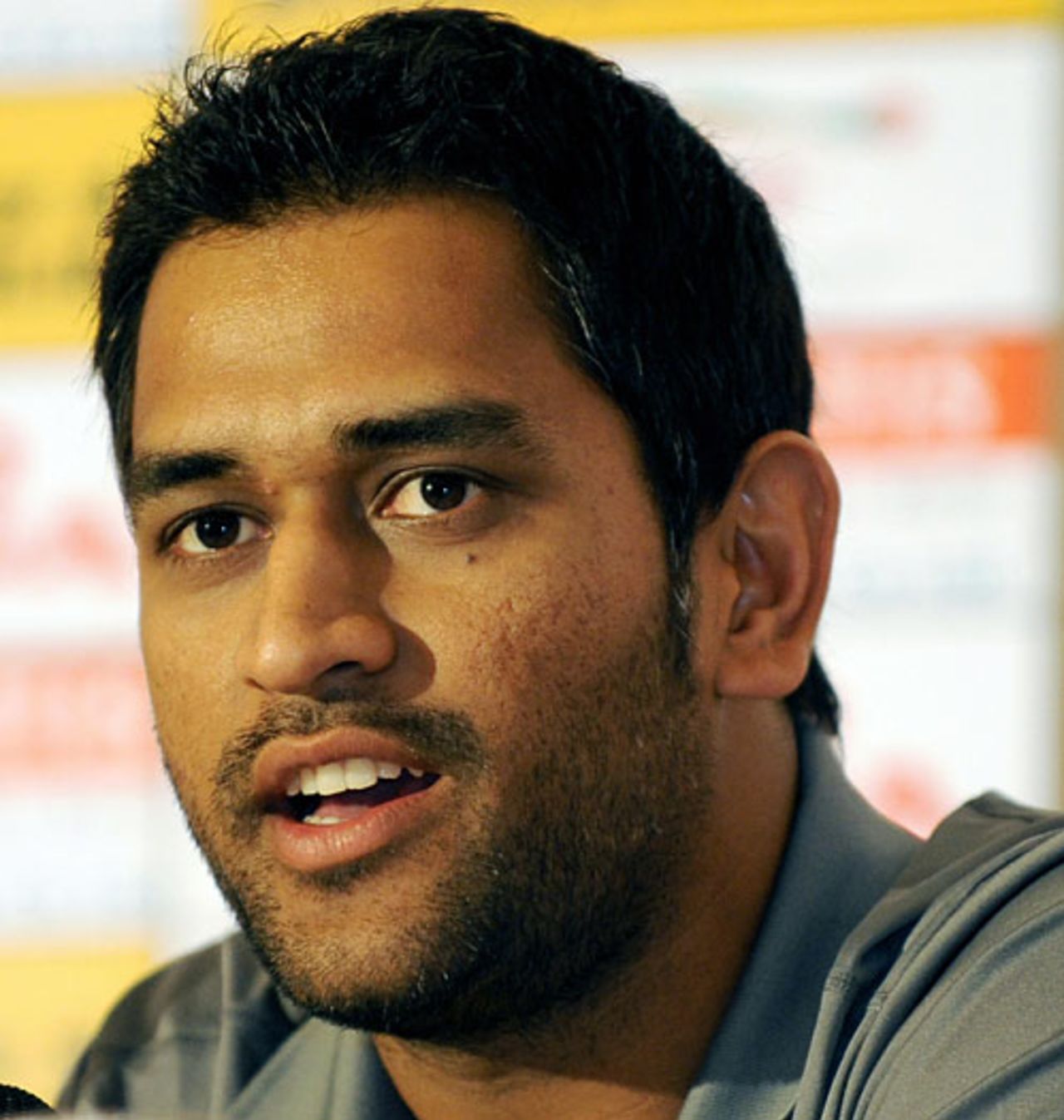 Mahendra Singh Dhoni speaks at a press conference after the Indian team's arrival in Colombo, Colombo, January 26, 2009