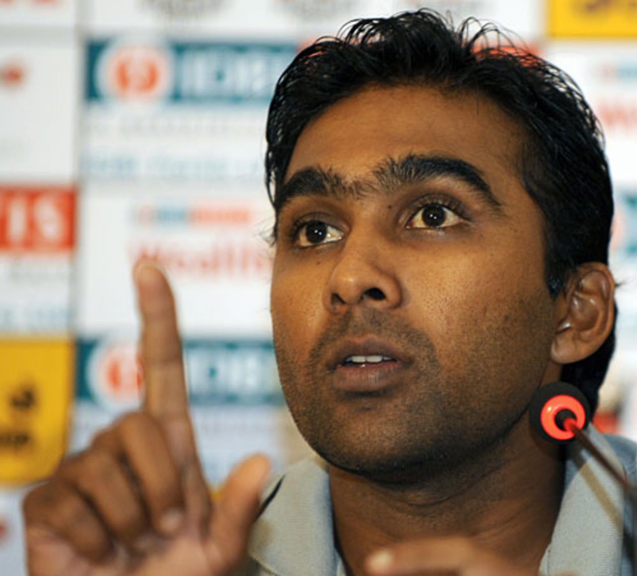 Mahela Jayawardene speaks to the press ahead of the ODI series against India, Colombo, January 26, 2009