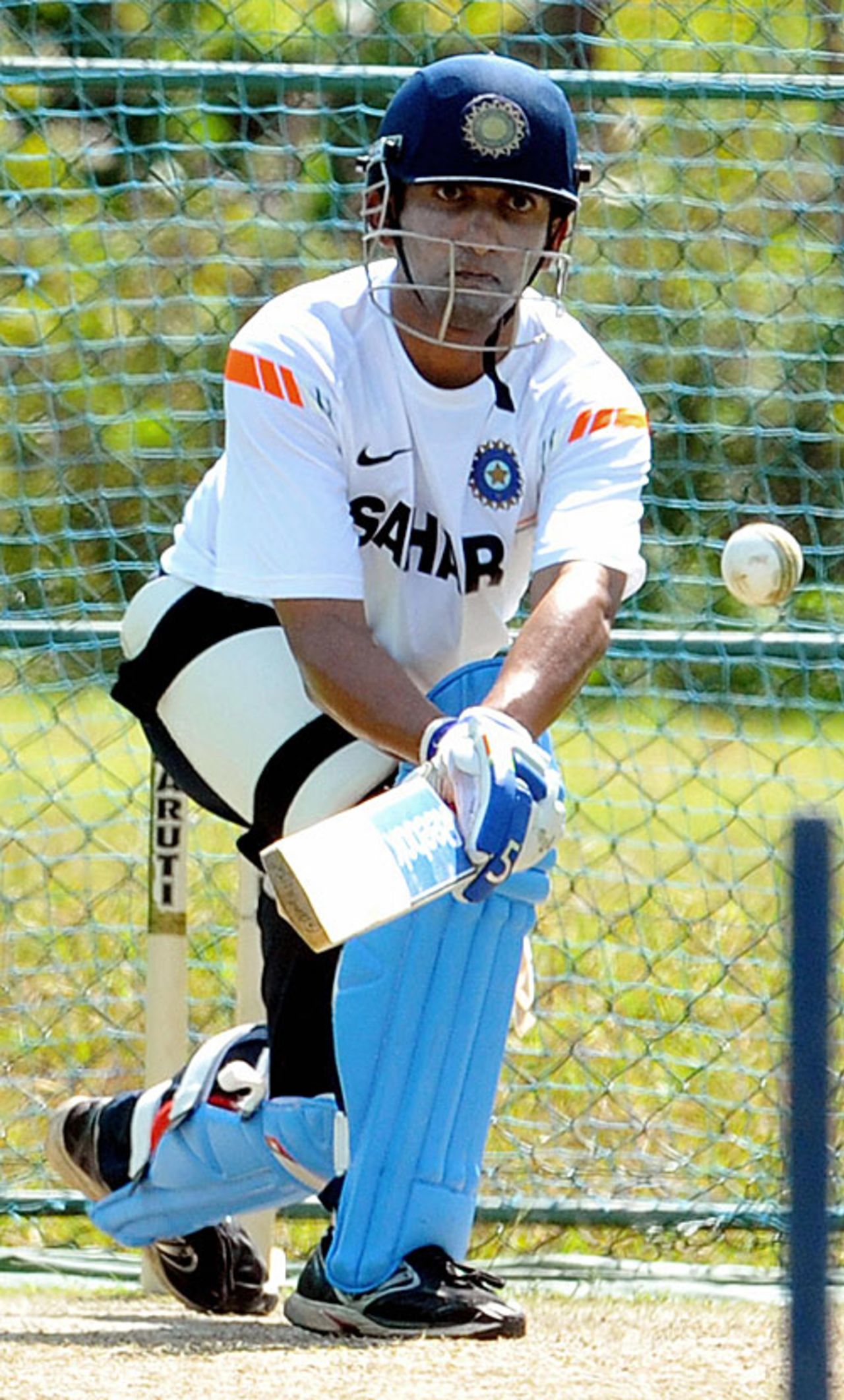 Gautam Gambhir attempts a reverse paddle, Dambulla, January 27, 2009