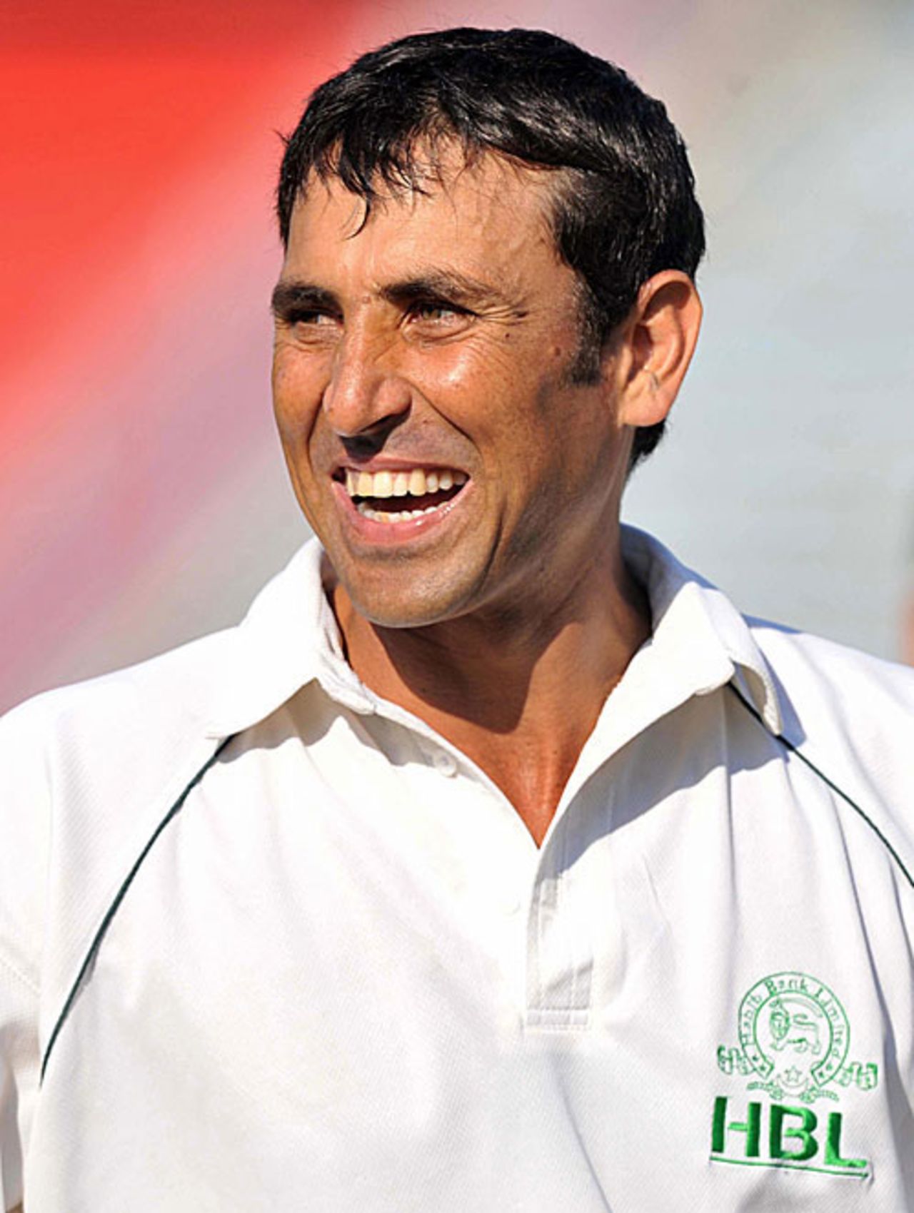 Younis Khan smiles during a domestic game, Lahore Shalimar v Habib Bank Limited, Quaid-e-Azam Trophy, Lahore, 3rd day, January 28, 2009