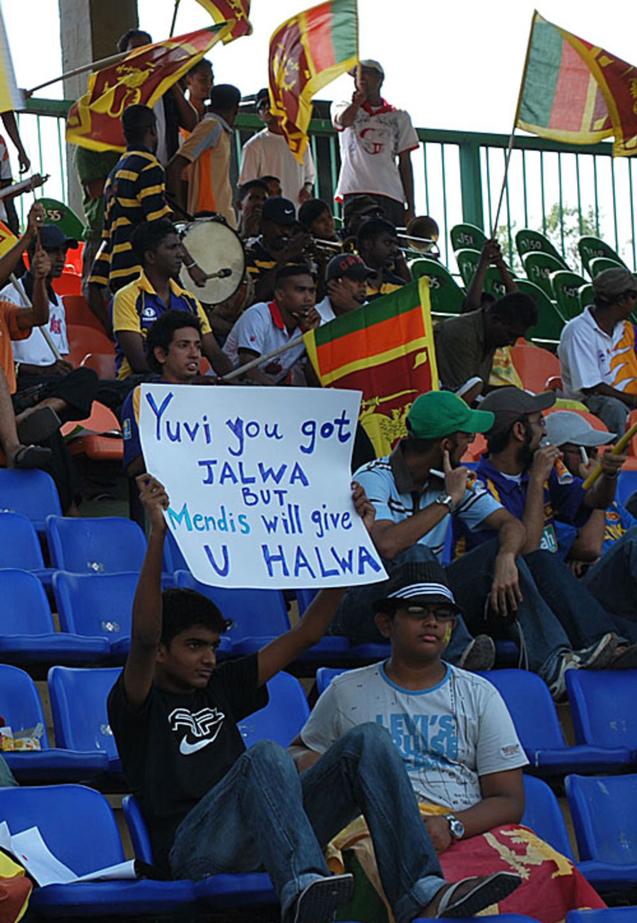 A Sri Lankan fan has a message for Yuvraj Singh, Sri Lanka v India, 2nd ODI, Colombo, January 31, 2009