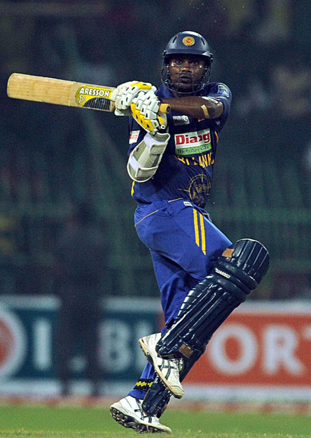 Thilina Kandamby pulls during his unbeaten 93, Sri Lanka v India, 2nd ODI, Colombo, January 31, 2009