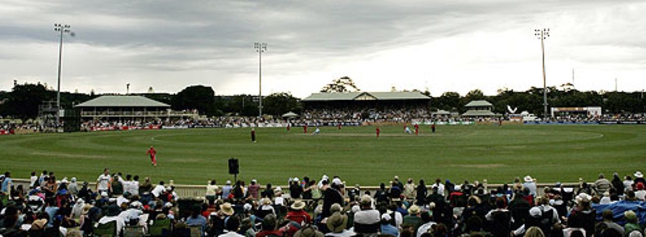 A general view of play and clouds during the Twenty20 Big Bash one day match between the New South Wales Blues and the South Australian Redbacks at Newcastle No1 Sports ground. January 7, 2007 in Newcastle, Australia.