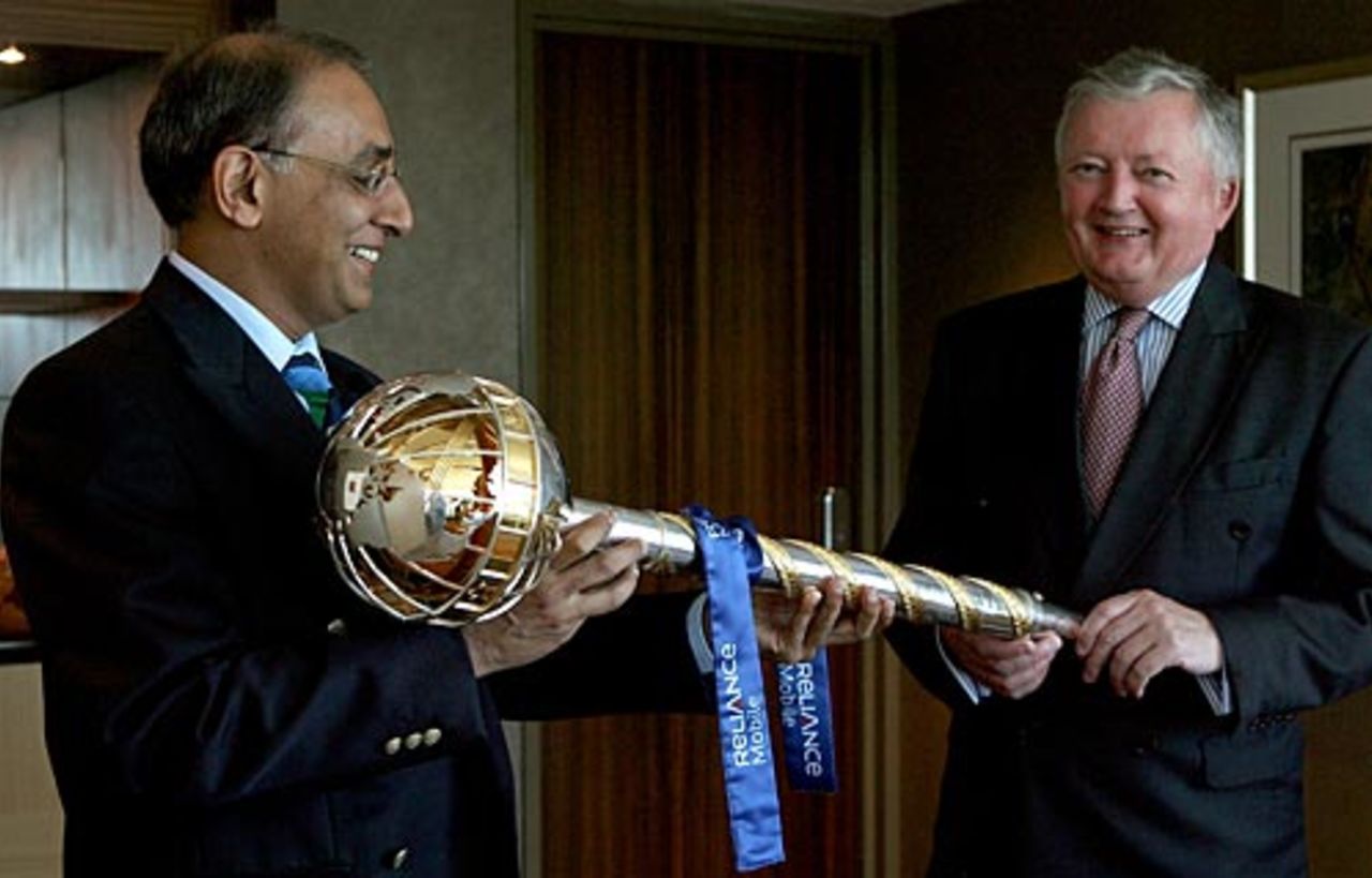 Haroon Lorgat and David Morgan pose with the ICC Test Championship Mace, Melbourne, January 4, 2009