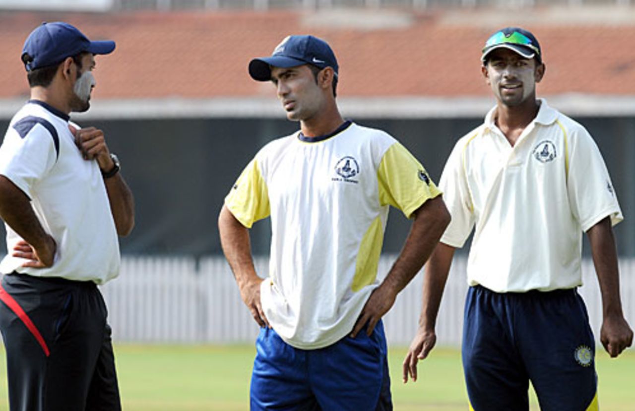 Robin Uthappa, Dinesh Karthik and Abhinav Mukund at nets, Duleep Trophy, Chennai, February 4, 2009