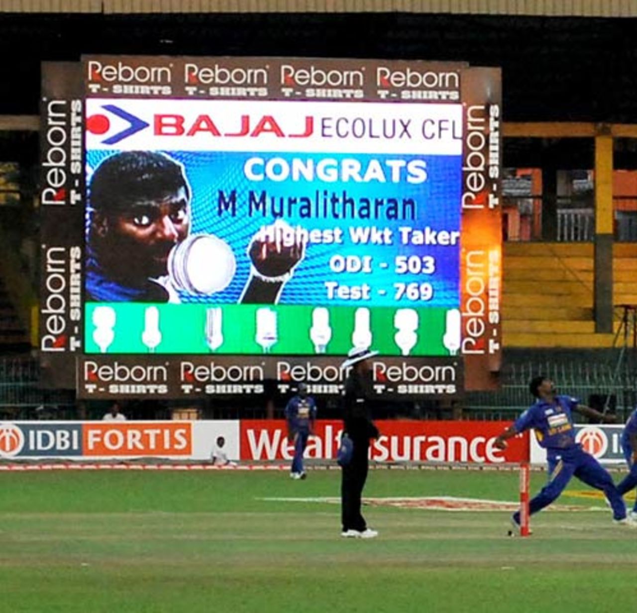 The giant screen flashes a message for Murali after he broke the record, Sri Lanka v India, 4th ODI, Premadasa Stadium, Colombo, February 5, 2009