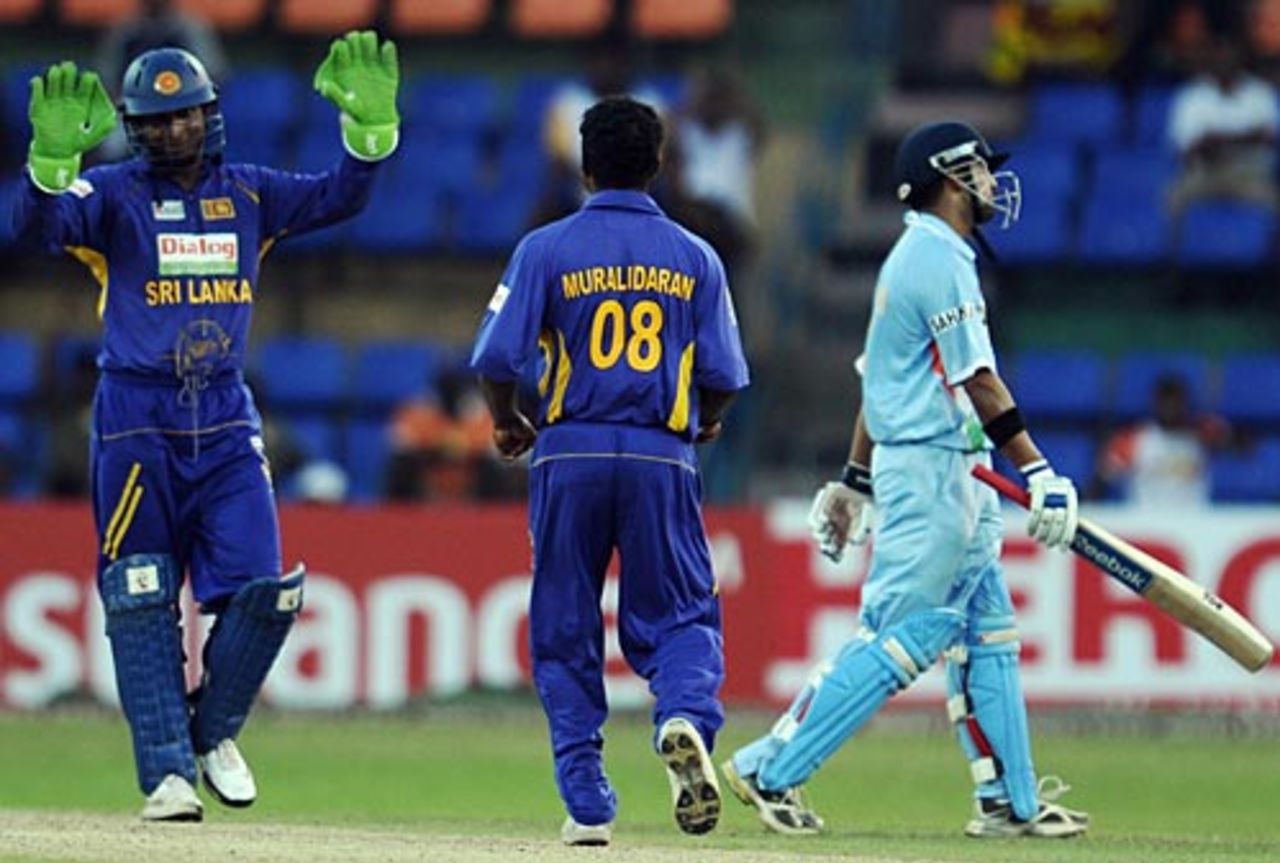 Muttiah Muralitharan picks up No. 503, Sri Lanka v India, 4th ODI, Premadasa Stadium, Colombo, February 5, 2009