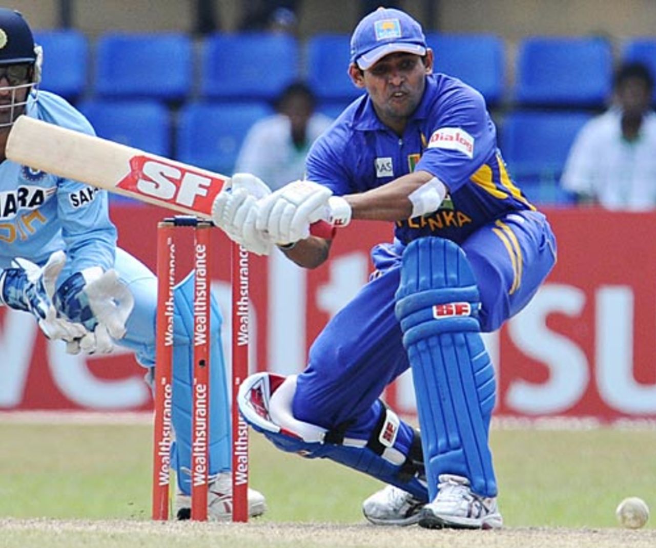 Tillakaratne Dilshan prepares to sweep, Sri Lanka v India, 5th ODI, Premadasa Stadium, Colombo, February 8, 2009