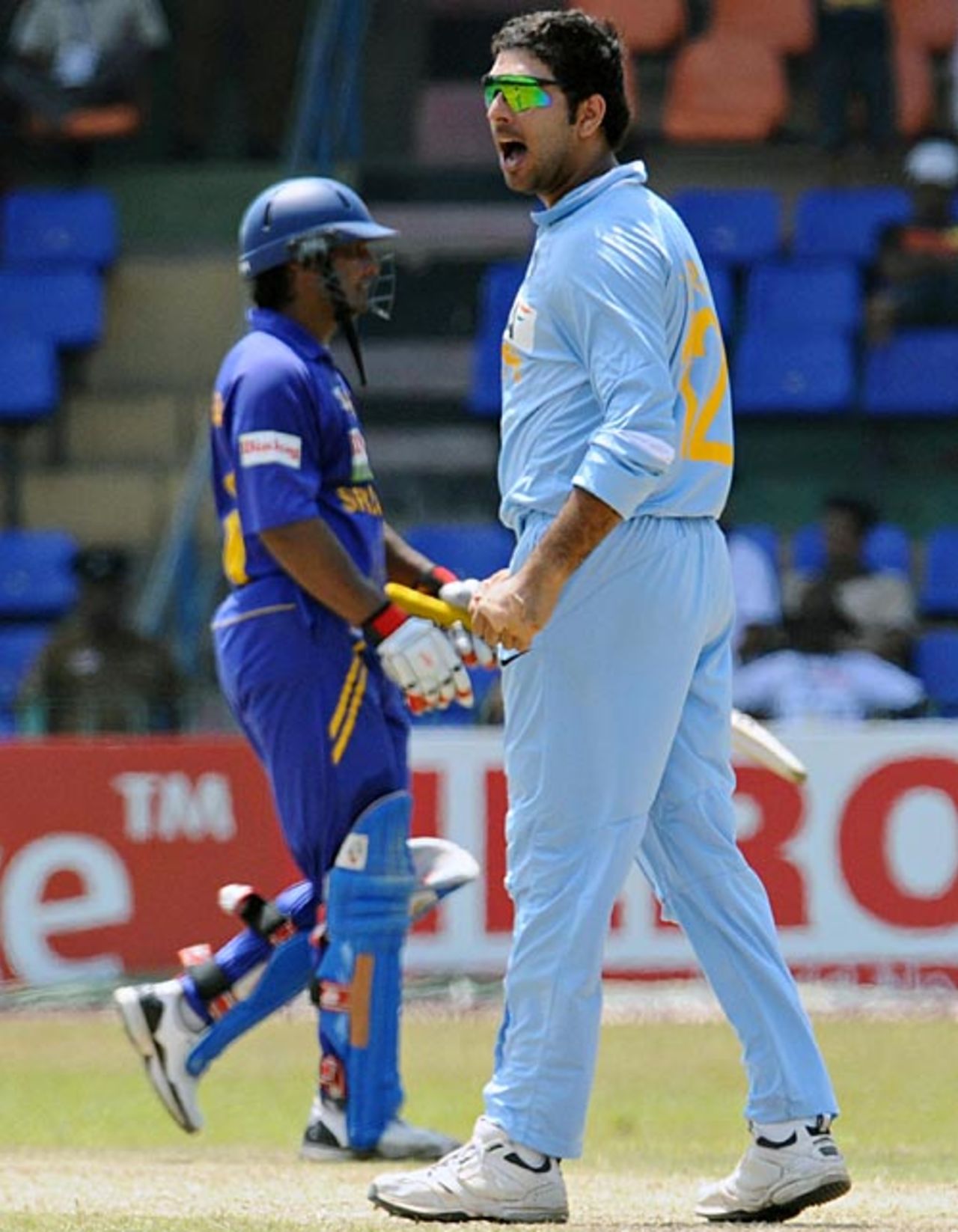 Yuvraj Singh celebrates Kumar Sangakkara's wicket, Sri Lanka v India, 5th ODI, Premadasa Stadium, Colombo, February 8, 2009
