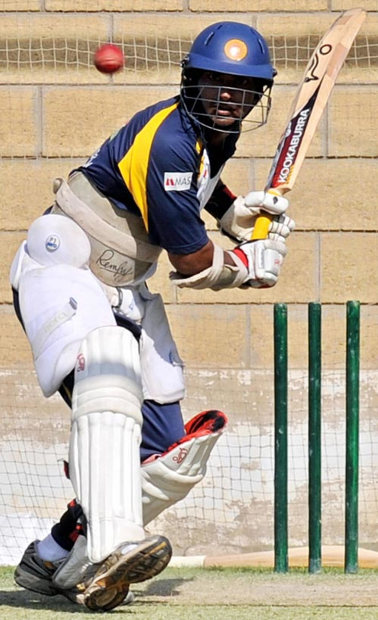 Kumar Sangakkara bats in the nets, National Cricket Stadium, Karachi, February 16, 2009