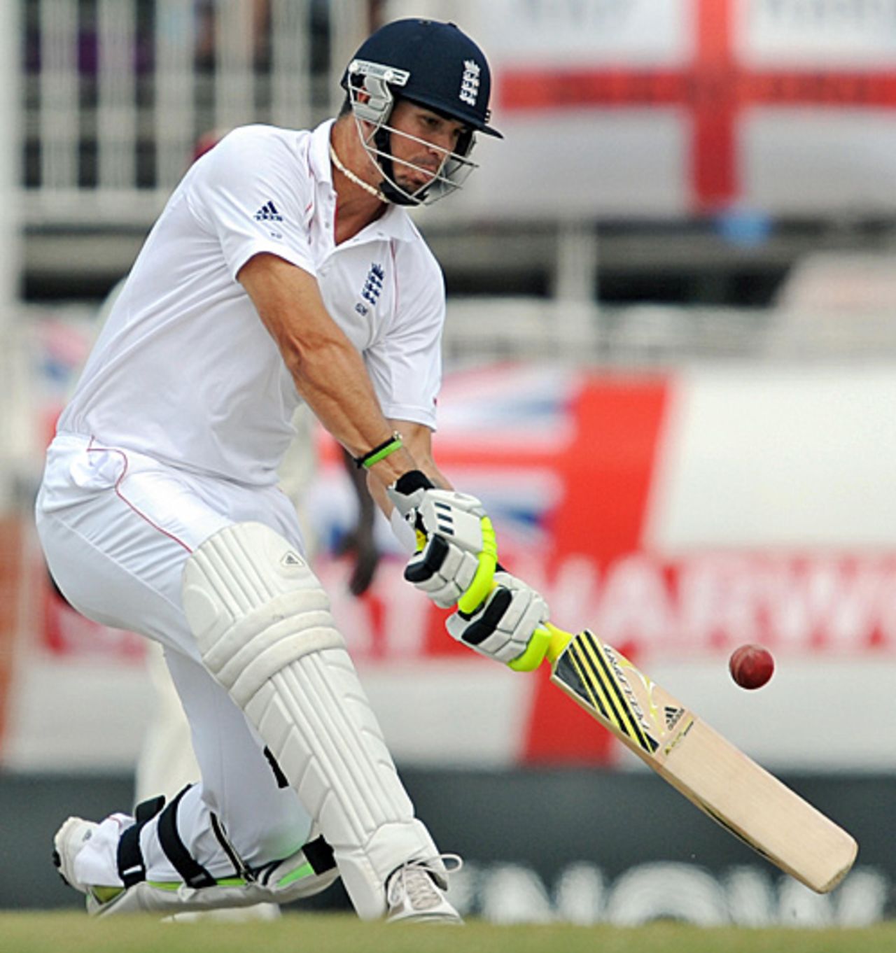 Kevin Pietersen goes for another switch-hit, West Indies v England, 3rd Test, Antigua, 4th day, February 18, 2009
