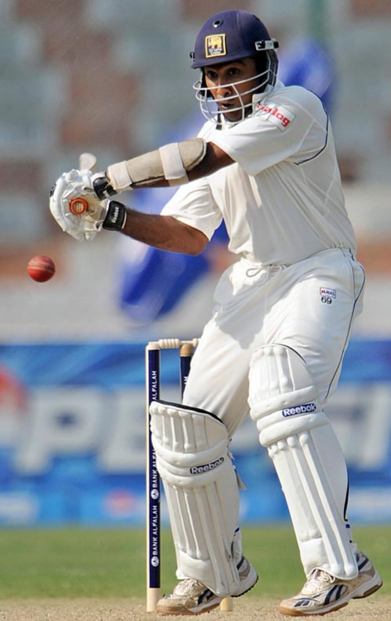Mahela Jayawardene lines up to cut, Pakistan v Sri Lanka, 1st Test, Karachi, 1st day, February 21, 2009