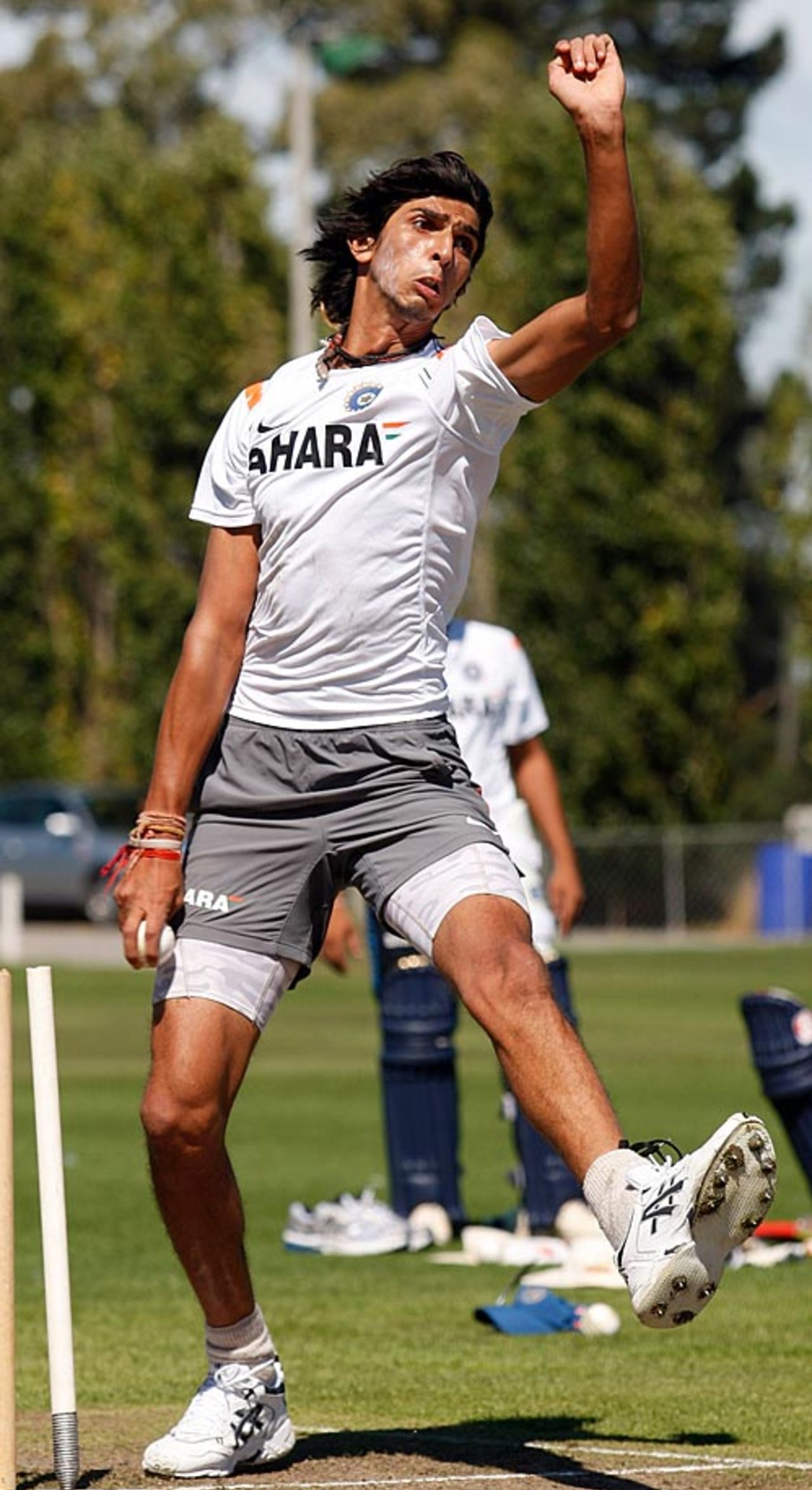 Ishant Sharma sweats it out at the nets, Lincoln, February 22, 2009