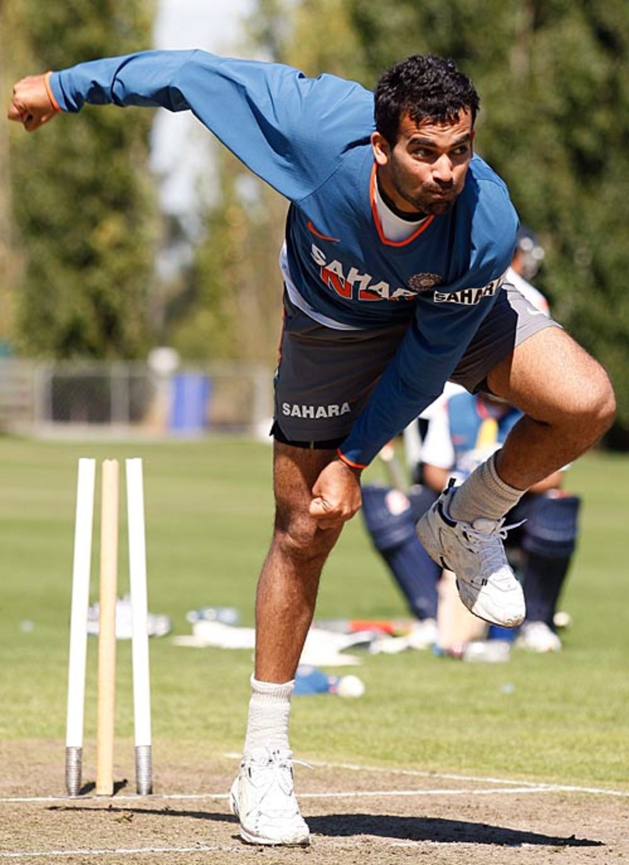Zaheer Khan bends his back, Lincoln, February 22, 2009