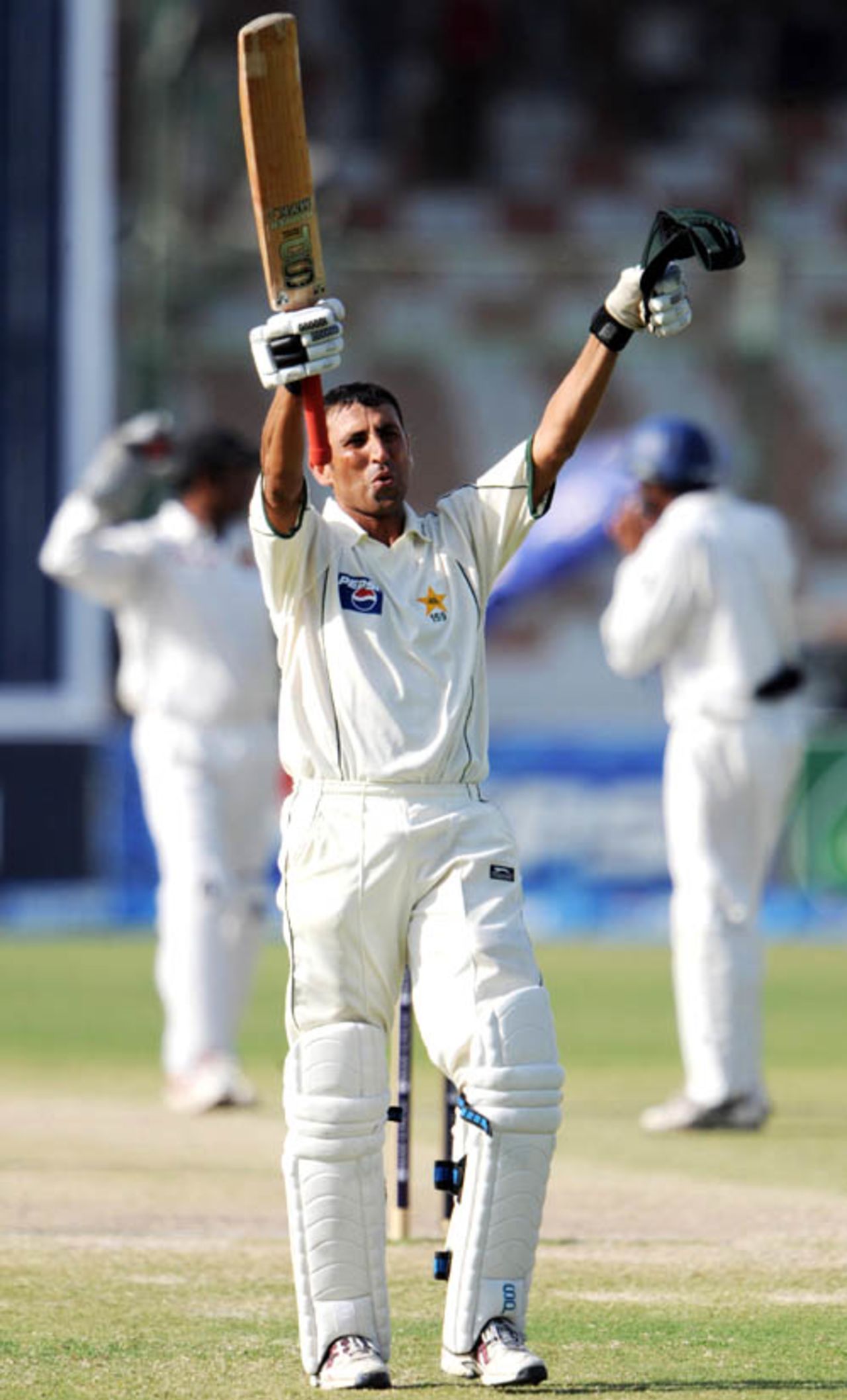 Younis Khan celebrates his triple-century, Pakistan v Sri Lanka, 1st Test, Karachi, 4th day, February 24, 2009