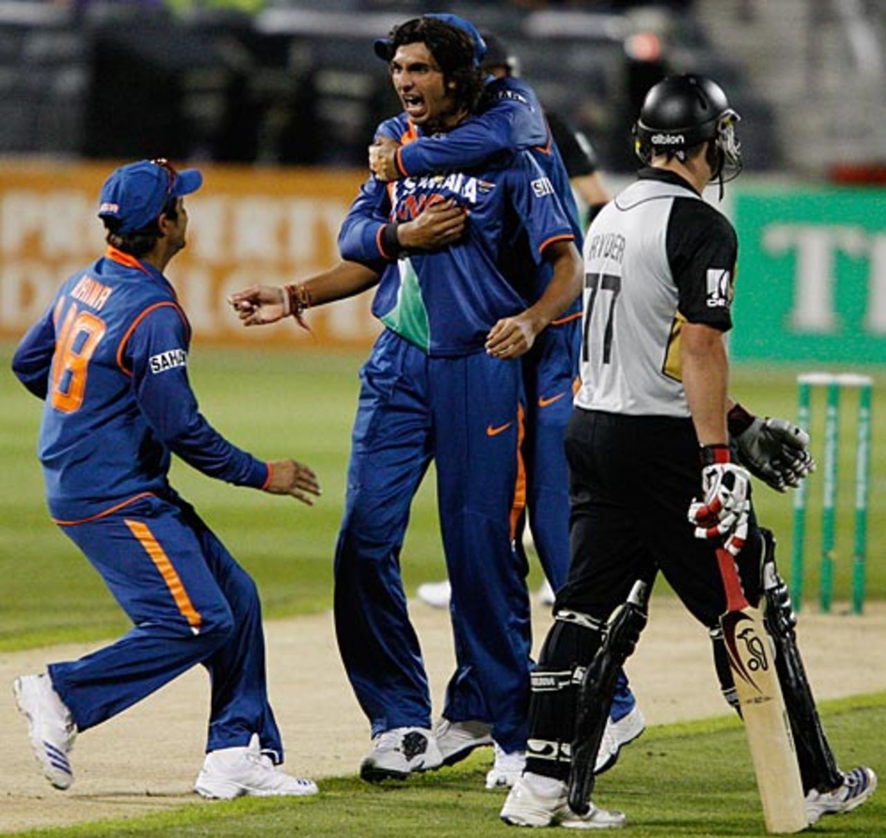 Ishant Sharma dismissed Jesse Ryder with his first ball, New Zealand v India, 1st Twenty20 international, Christchurch, February 25, 2009
