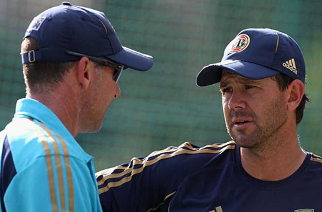 Ricky Ponting and Tim Nielsen discuss a point, Johannesburg, February 25, 2009