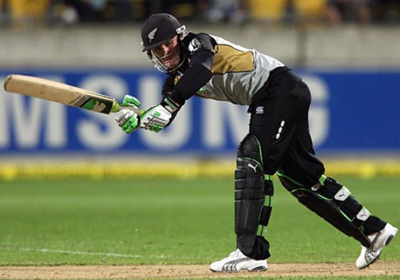 Brendon McCullum works one on the leg side, New Zealand v India, 2nd Twenty20 international, Wellington, February 27, 2009
