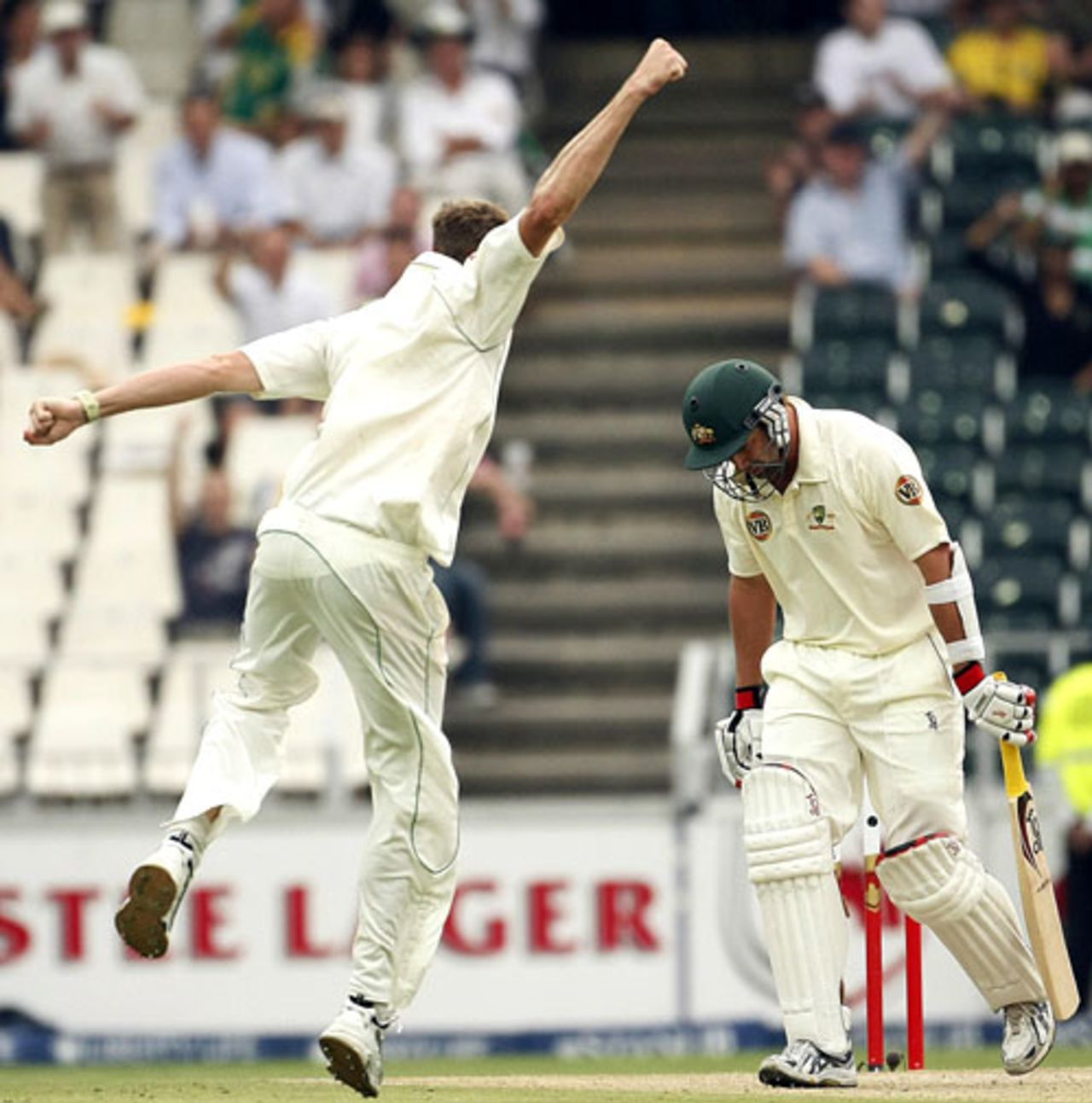 Morne Morkel got rid of Ben Hilfenhaus, South Africa v Australia, 1st Test, Johannesburg, 2nd day, February 27, 2009